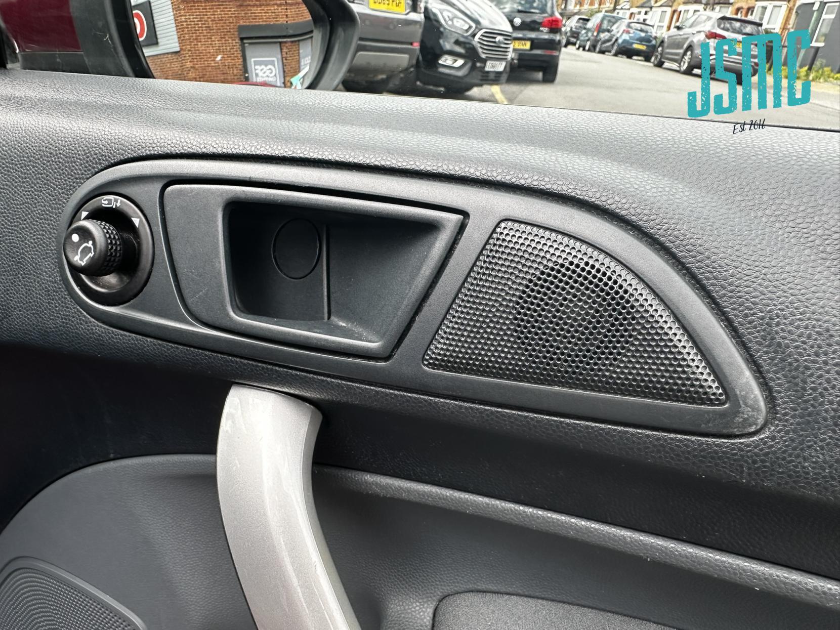 Ford Fiesta 1.4 Titanium Hatchback 5dr Petrol Manual (133 g/km, 94 bhp)