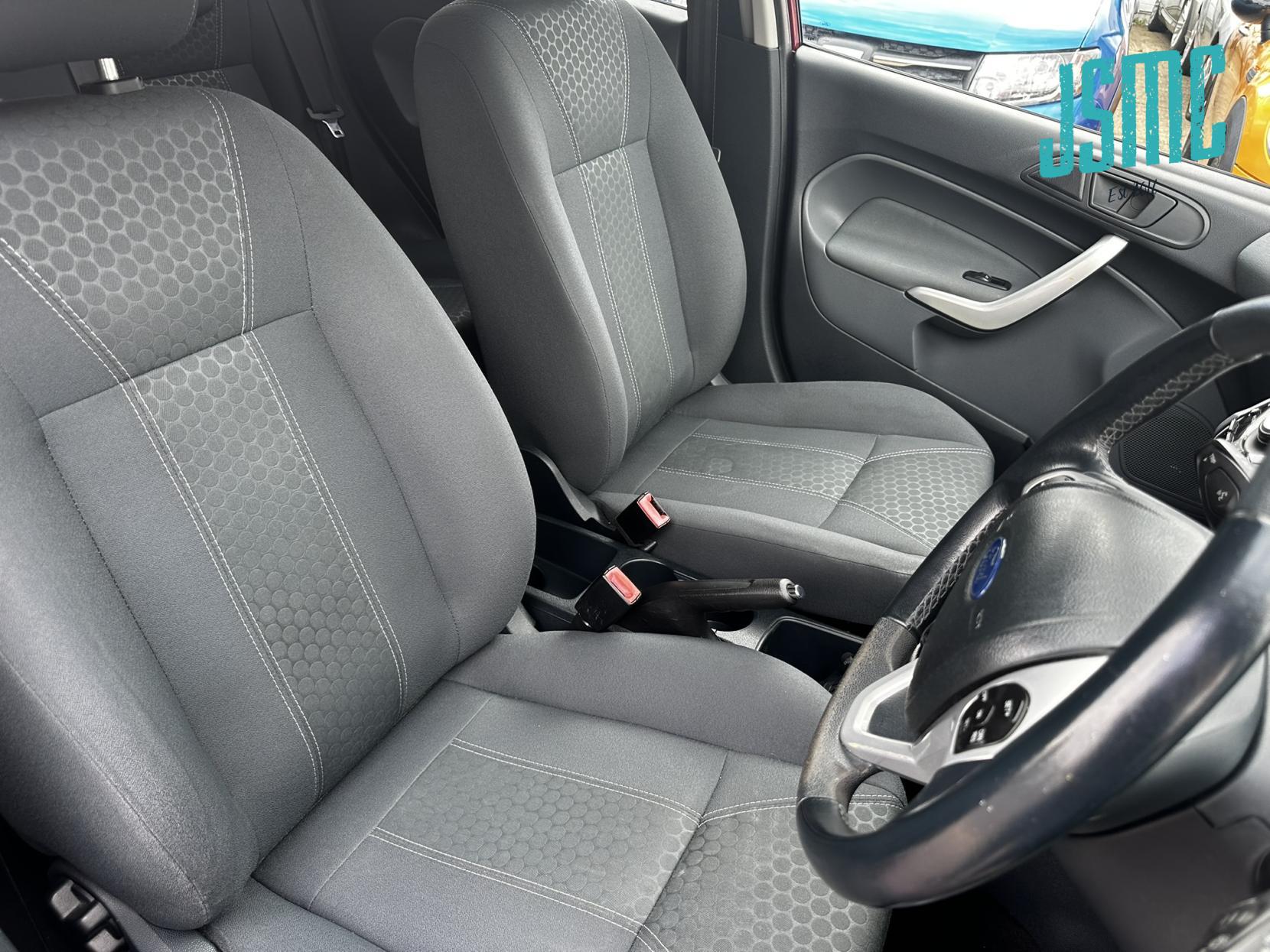 Ford Fiesta 1.4 Titanium Hatchback 5dr Petrol Manual (133 g/km, 94 bhp)