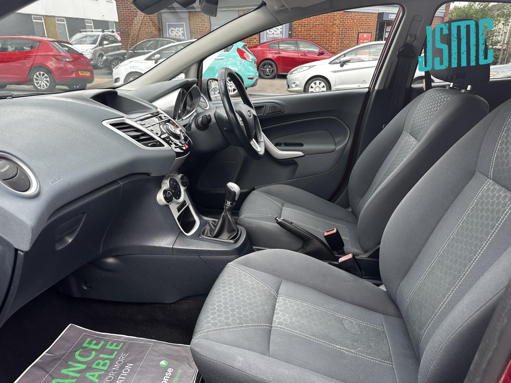 Ford Fiesta 1.4 Titanium Hatchback 5dr Petrol Manual (133 g/km, 94 bhp)