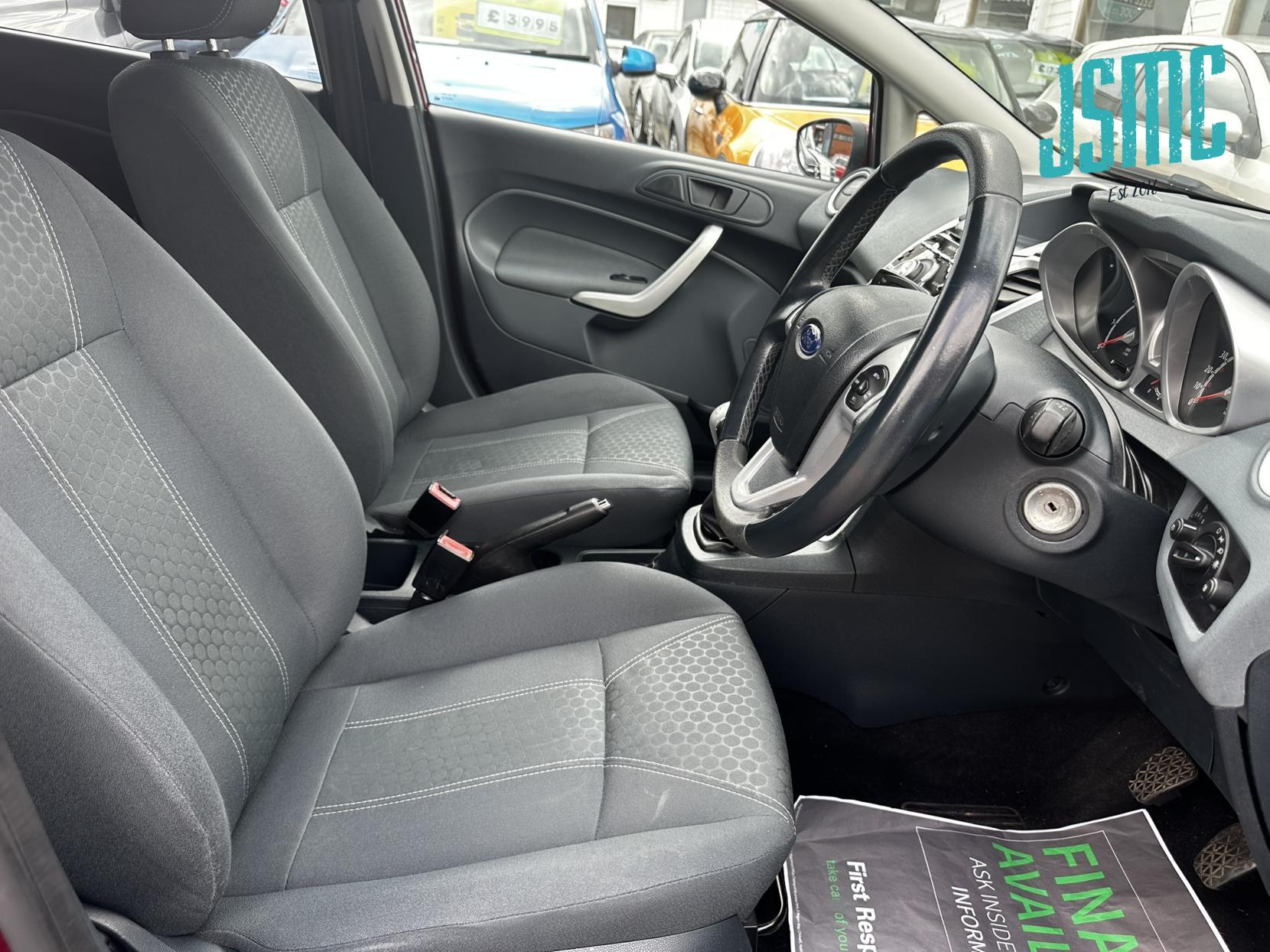 Ford Fiesta 1.4 Titanium Hatchback 5dr Petrol Manual (133 g/km, 94 bhp)