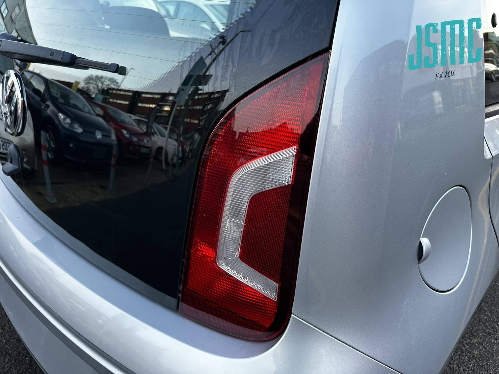 Volkswagen up! 1.0 Move up! Hatchback 5dr Petrol ASG Euro 5 (60 ps)