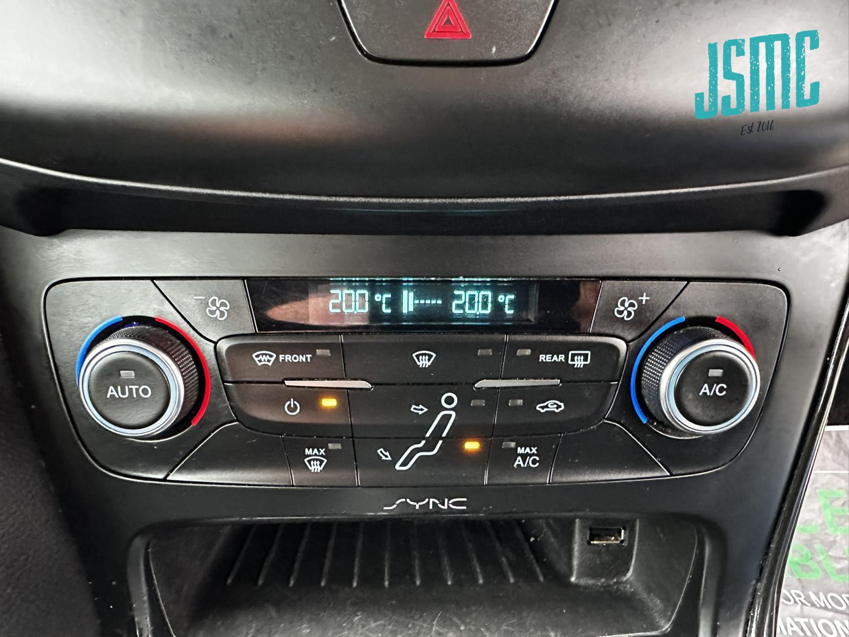 Ford Focus 1.6 TDCi Titanium Hatchback 5dr Diesel Manual Euro 5 (s/s) (115 ps)