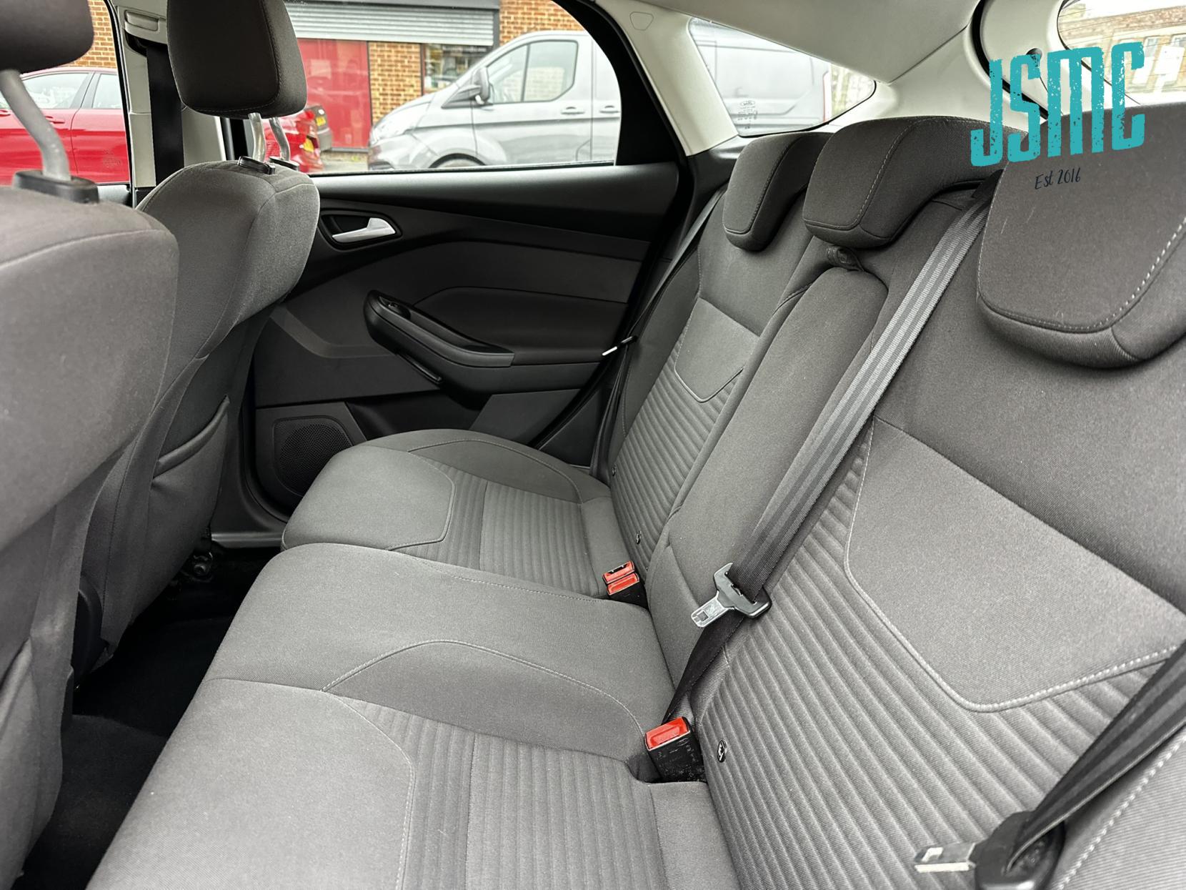 Ford Focus 1.6 TDCi Titanium Hatchback 5dr Diesel Manual Euro 5 (s/s) (115 ps)