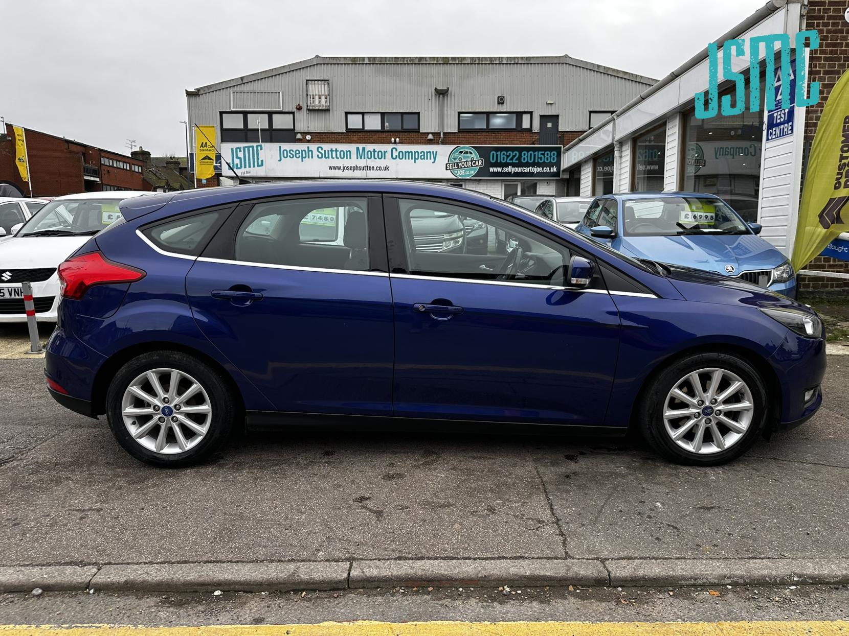 Ford Focus 1.6 TDCi Titanium Hatchback 5dr Diesel Manual Euro 5 (s/s) (115 ps)
