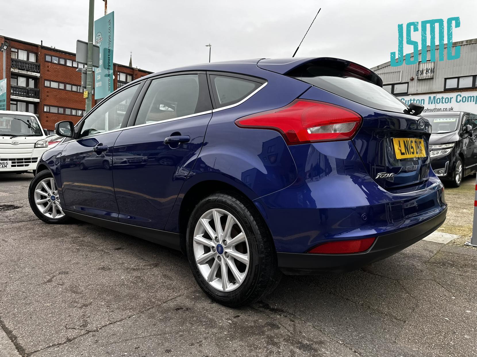 Ford Focus 1.6 TDCi Titanium Hatchback 5dr Diesel Manual Euro 5 (s/s) (115 ps)