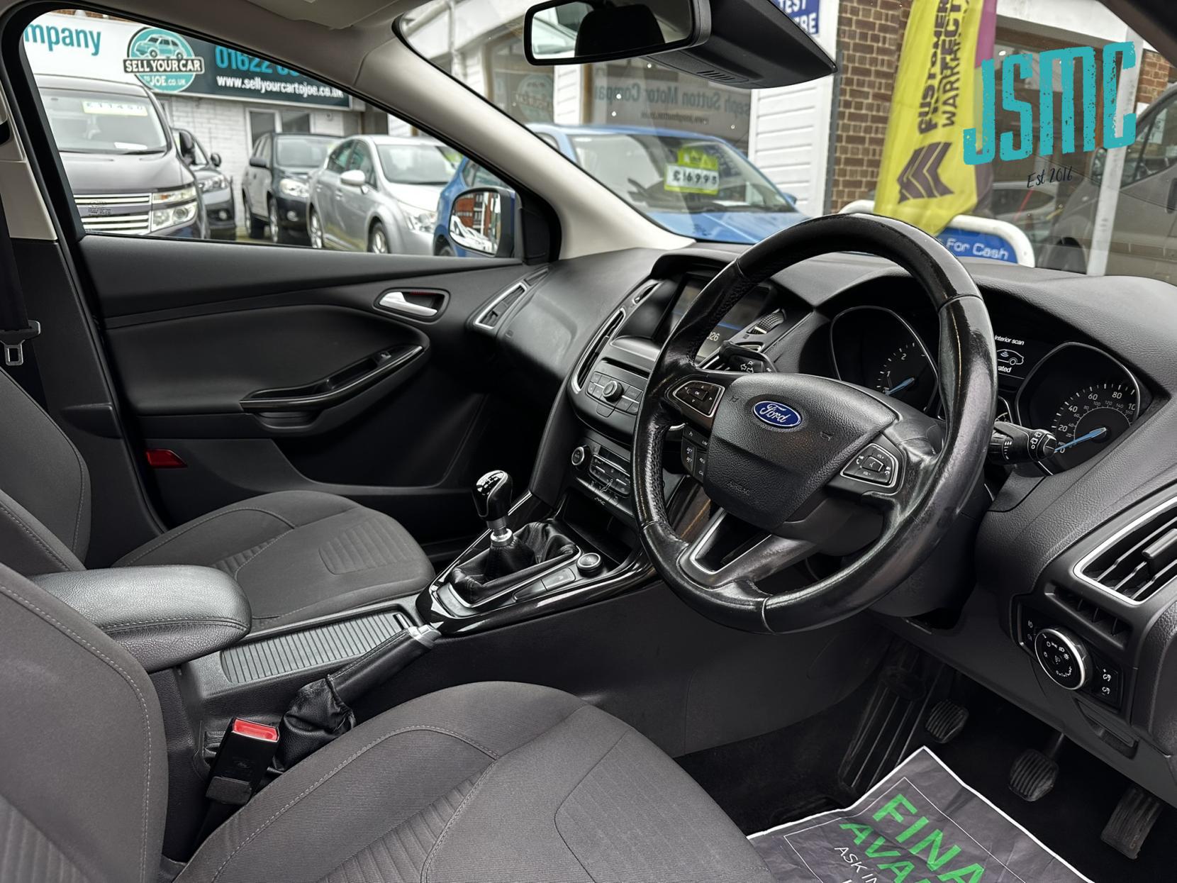 Ford Focus 1.6 TDCi Titanium Hatchback 5dr Diesel Manual Euro 5 (s/s) (115 ps)