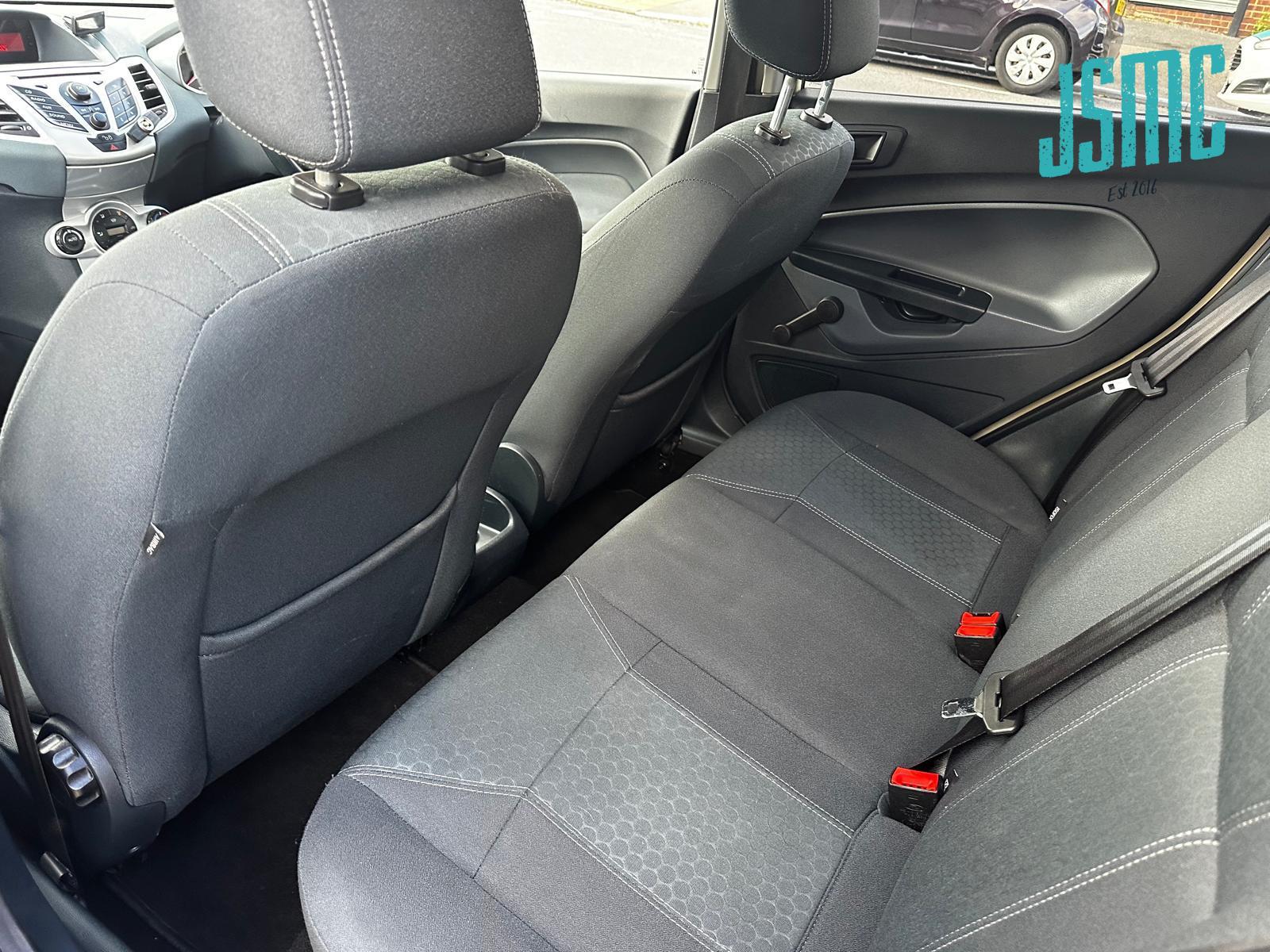 Ford Fiesta 1.4 Titanium Hatchback 5dr Petrol Automatic (154 g/km, 94 bhp)