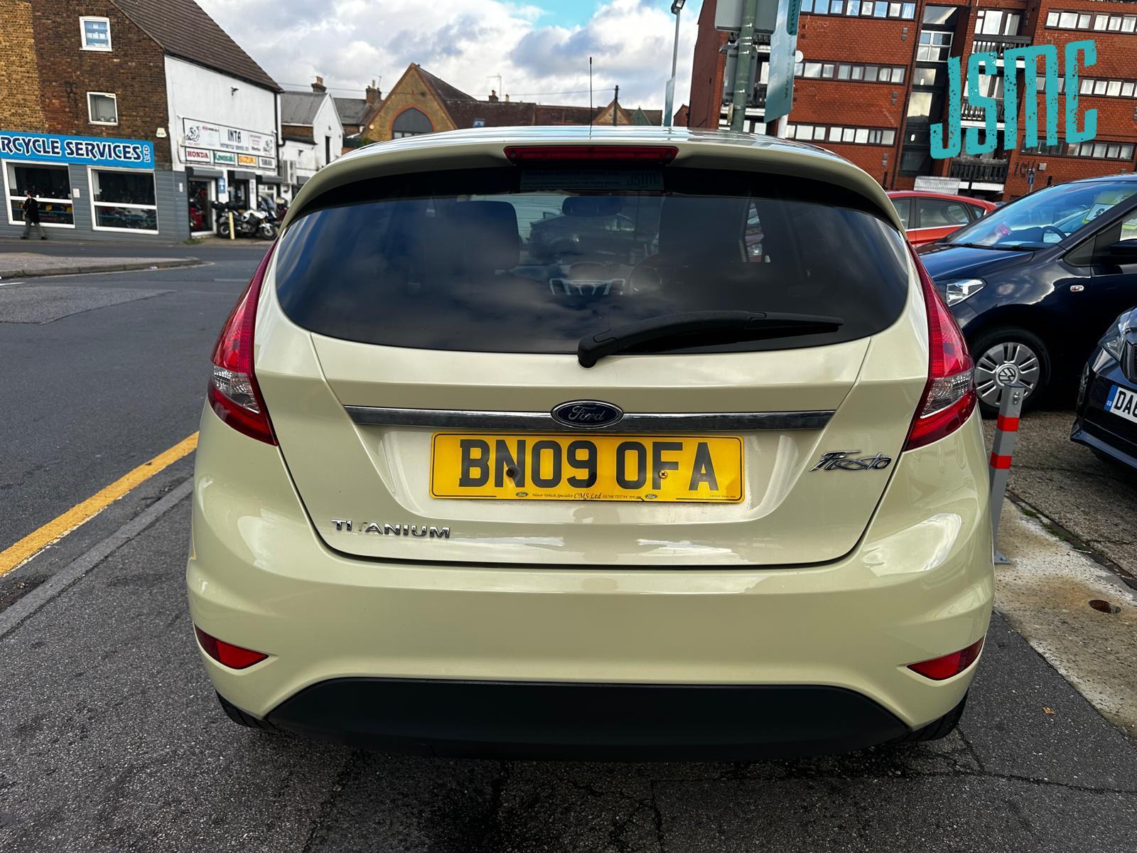 Ford Fiesta 1.4 Titanium Hatchback 5dr Petrol Automatic (154 g/km, 94 bhp)