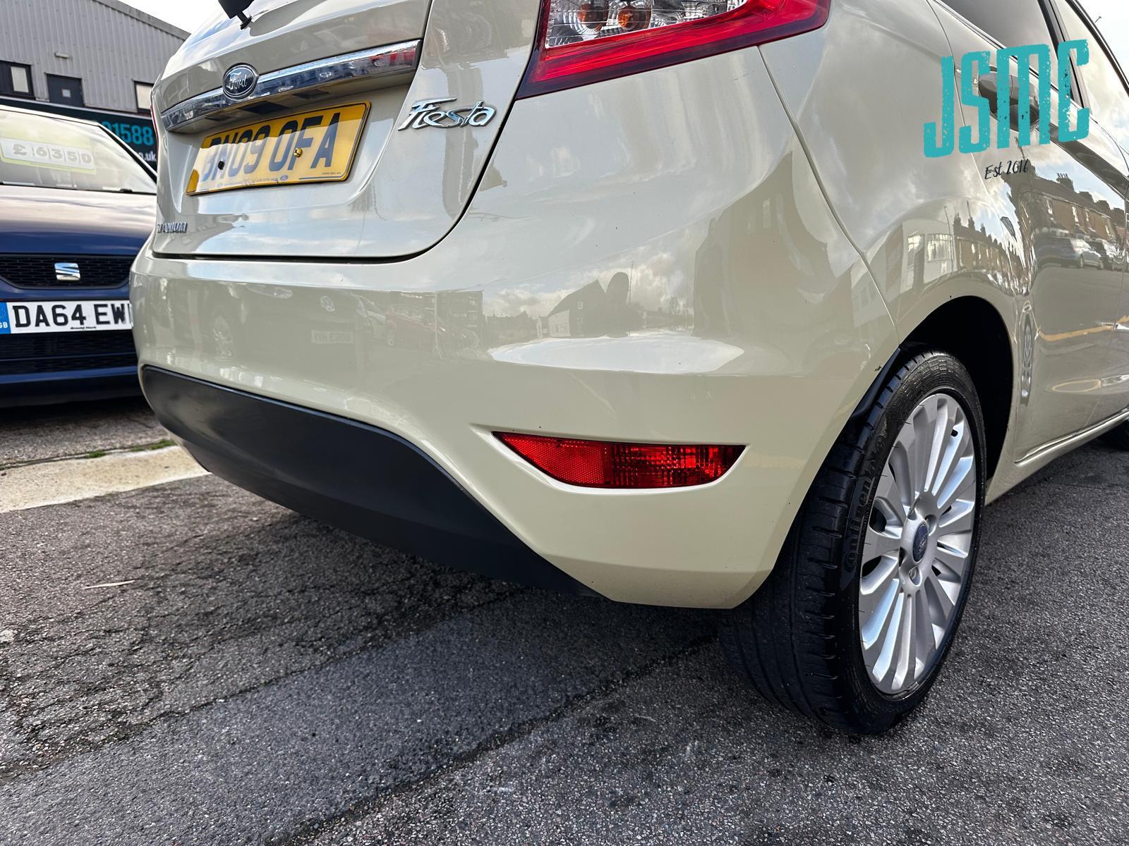 Ford Fiesta 1.4 Titanium Hatchback 5dr Petrol Automatic (154 g/km, 94 bhp)