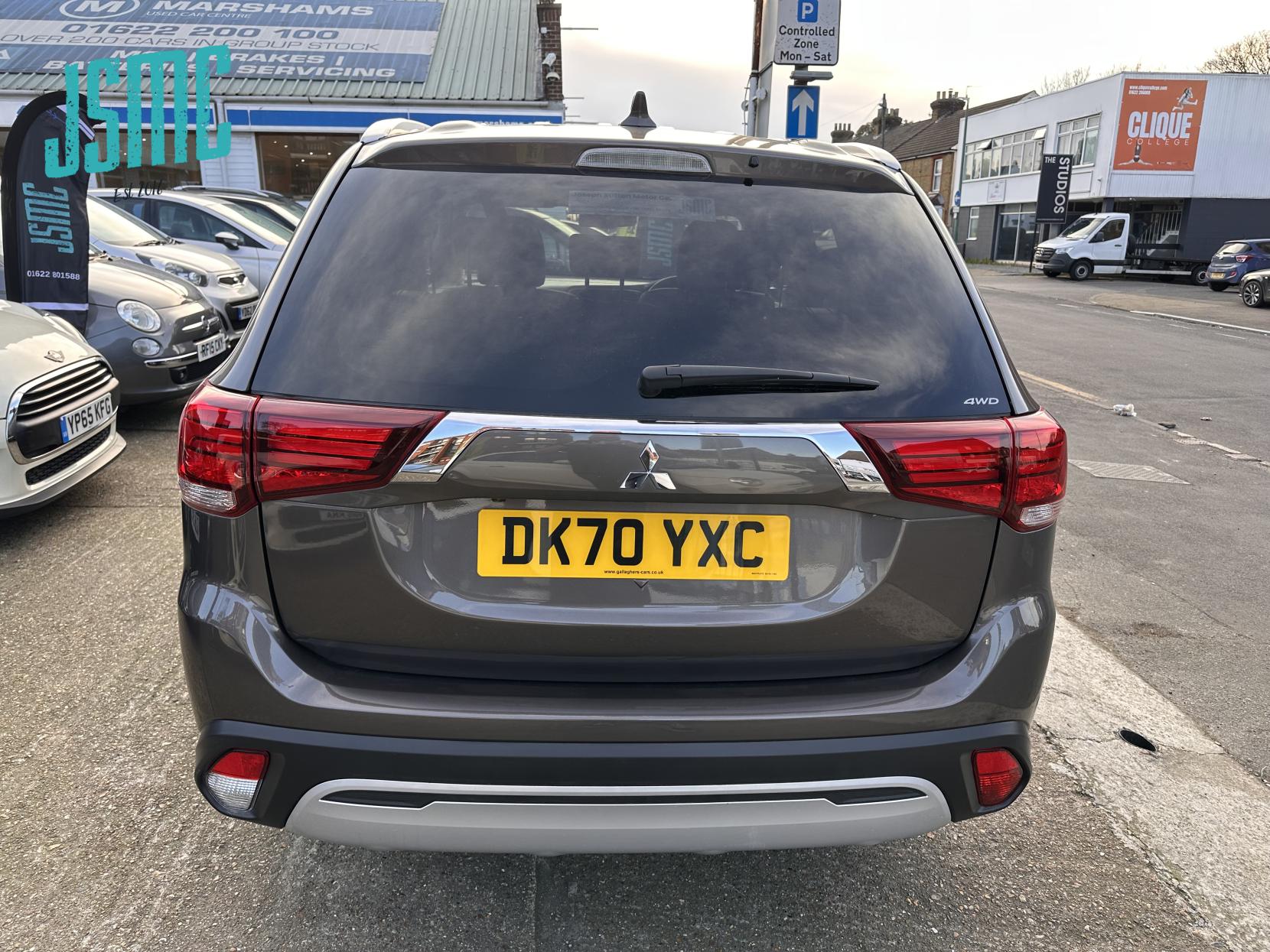 Mitsubishi Outlander 2.0 MIVEC Exceed SUV 5dr Petrol CVT 4WD Euro 6 (s/s) (150 ps)