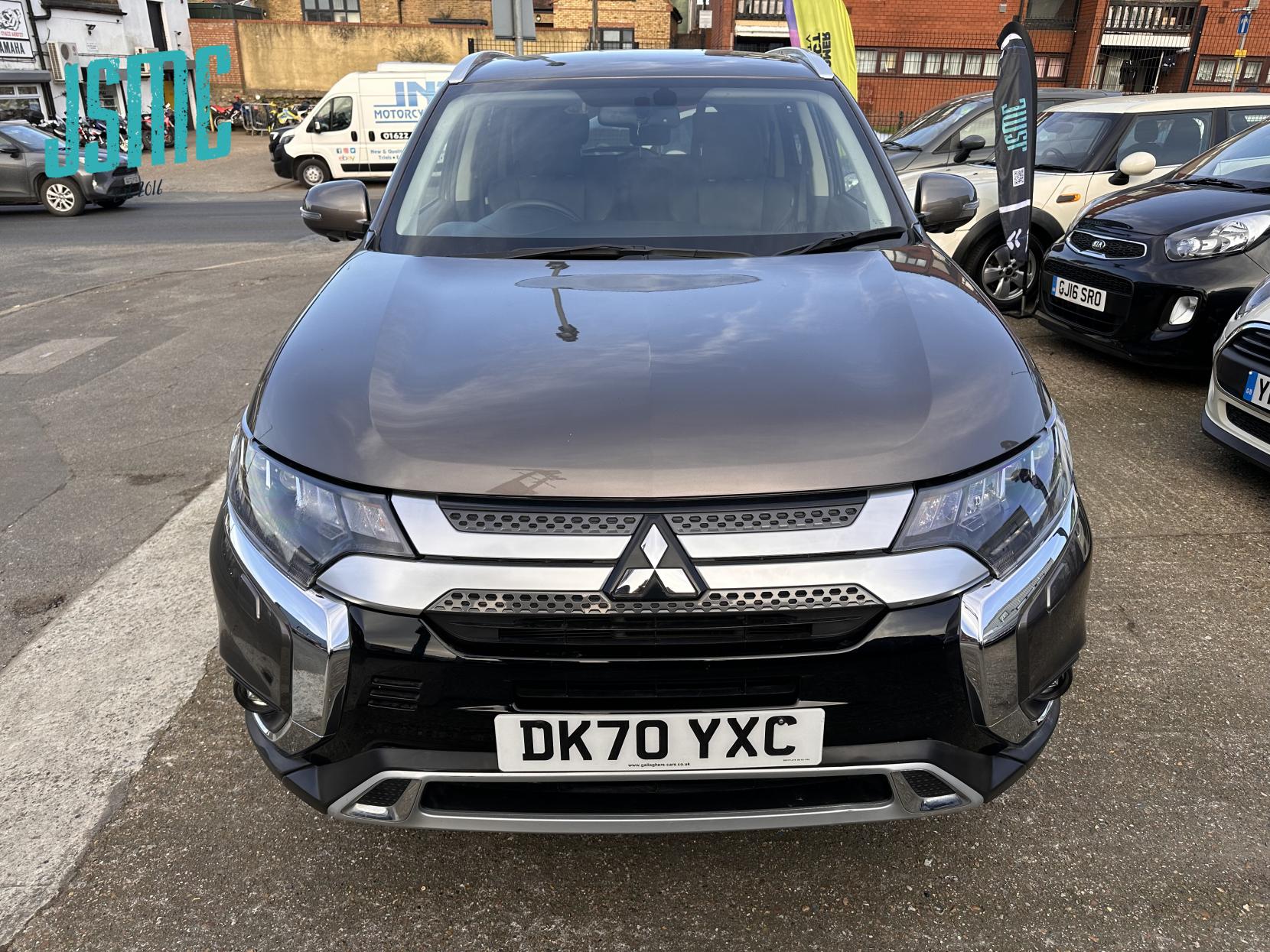 Mitsubishi Outlander 2.0 MIVEC Exceed SUV 5dr Petrol CVT 4WD Euro 6 (s/s) (150 ps)