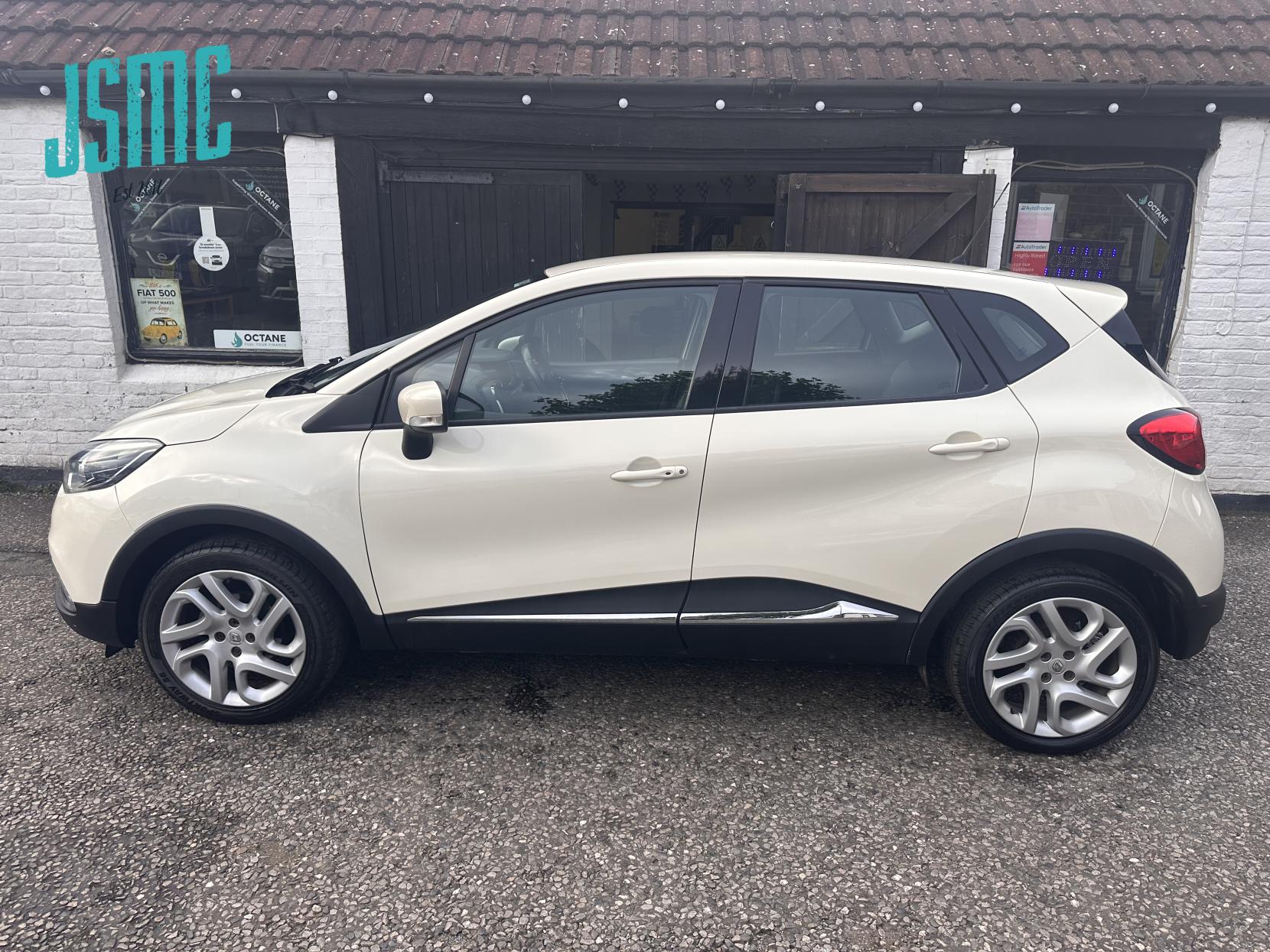 Renault Captur 0.9 TCe ENERGY Dynamique MediaNav SUV 5dr Petrol Manual Euro 5 (s/s) (90 ps)