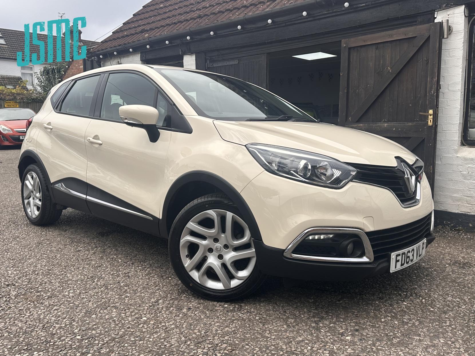 Renault Captur 0.9 TCe ENERGY Dynamique MediaNav SUV 5dr Petrol Manual Euro 5 (s/s) (90 ps)