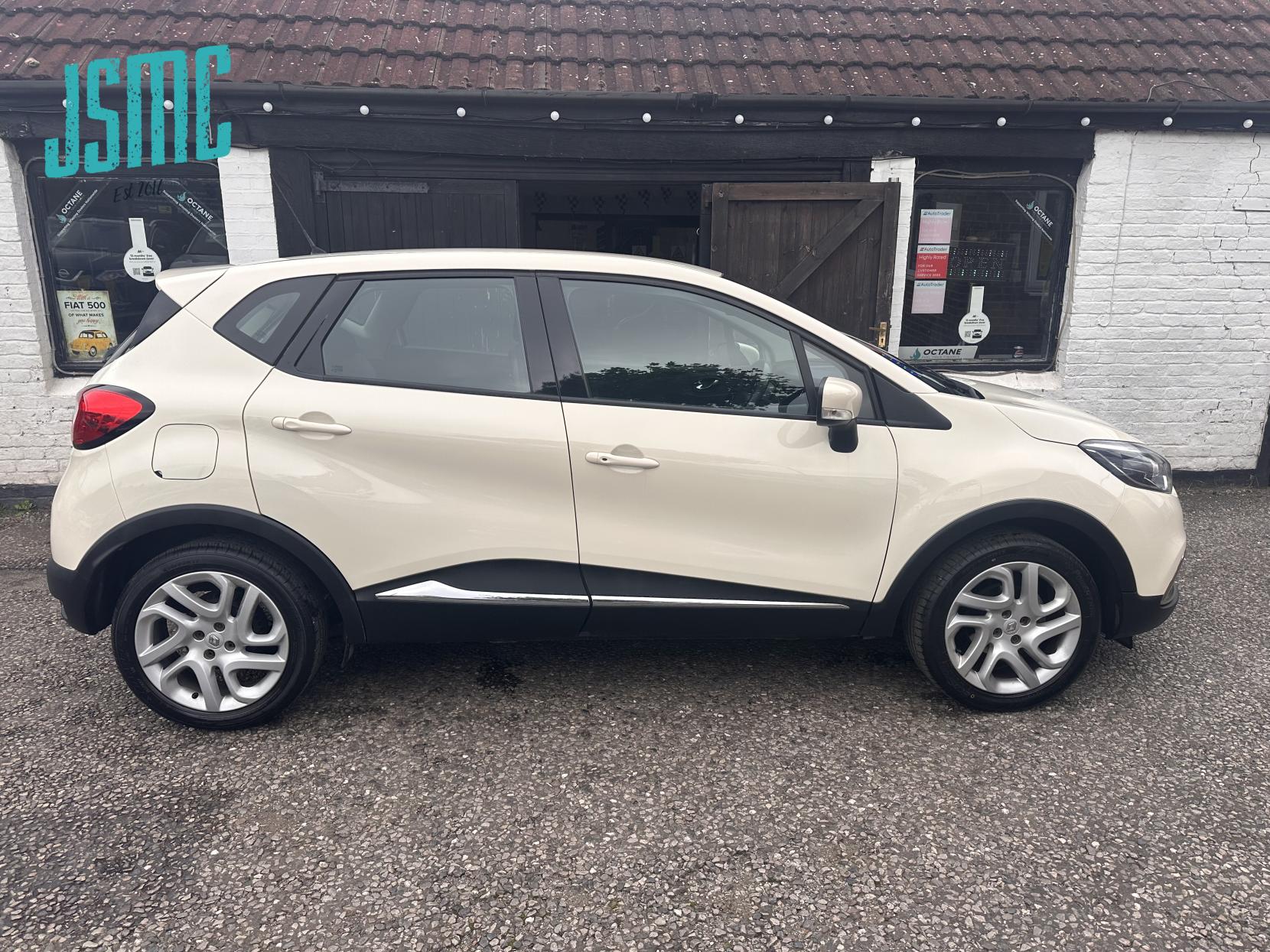 Renault Captur 0.9 TCe ENERGY Dynamique MediaNav SUV 5dr Petrol Manual Euro 5 (s/s) (90 ps)