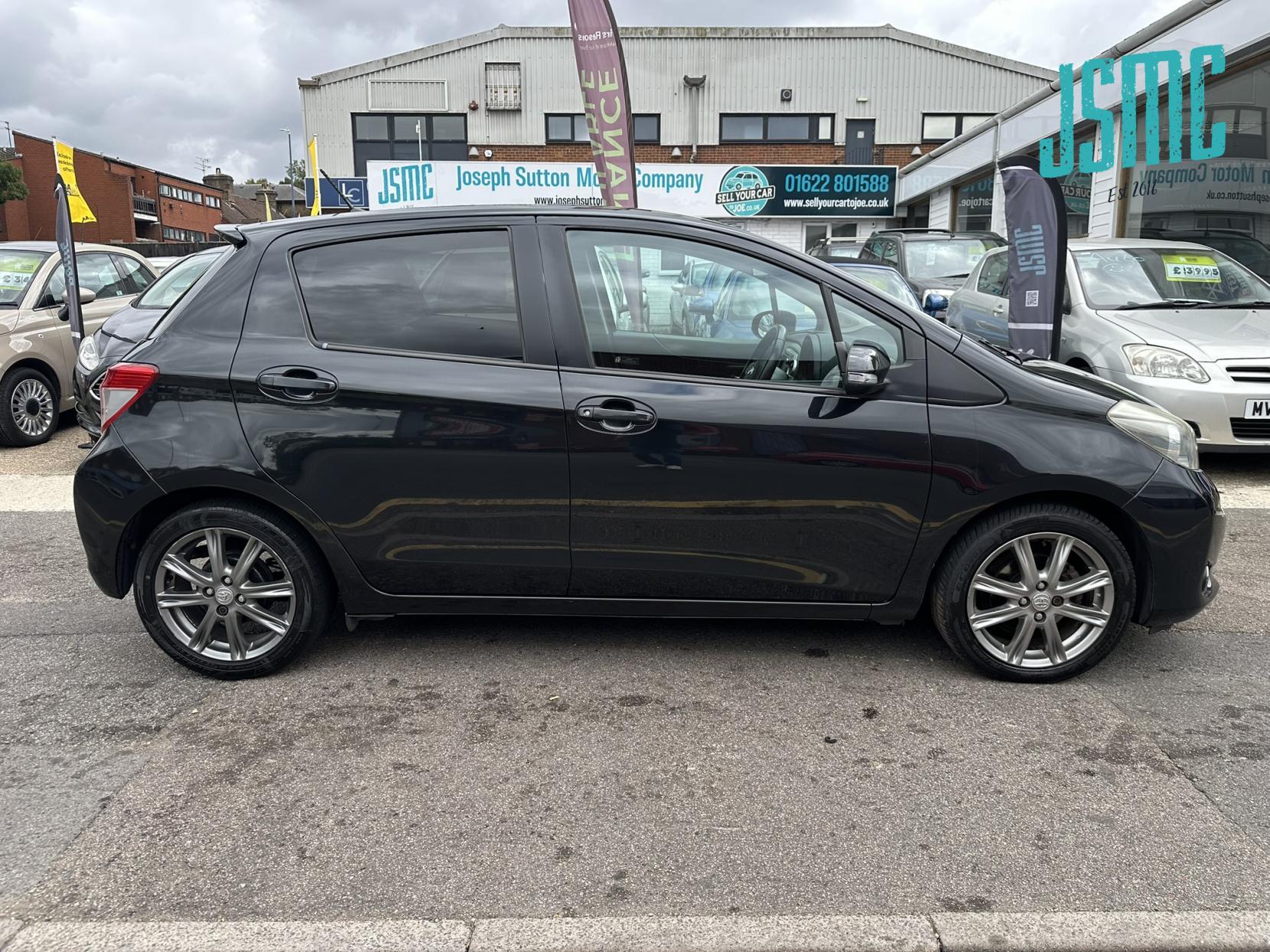 Toyota Yaris 1.33 Dual VVT-i SR Hatchback 5dr Petrol Manual Euro 5 (101 ps)
