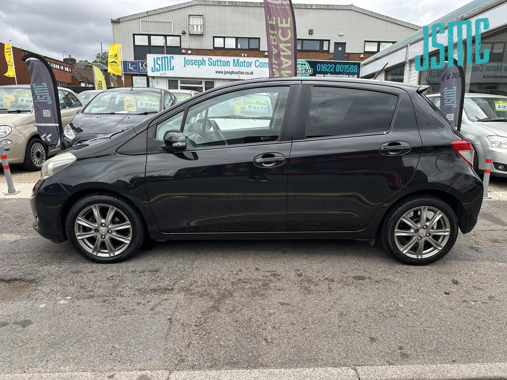Toyota Yaris 1.33 Dual VVT-i SR Hatchback 5dr Petrol Manual Euro 5 (101 ps)