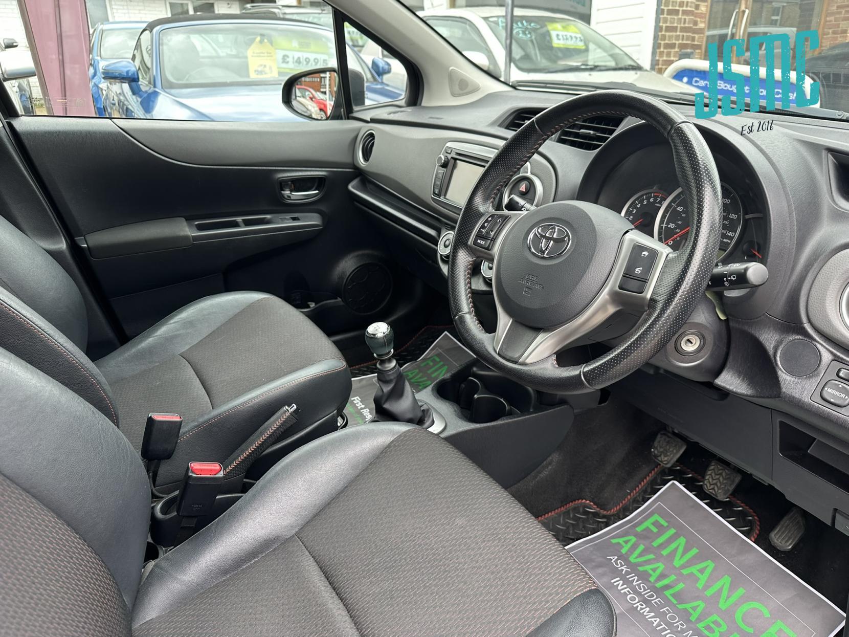 Toyota Yaris 1.33 Dual VVT-i SR Hatchback 5dr Petrol Manual Euro 5 (101 ps)