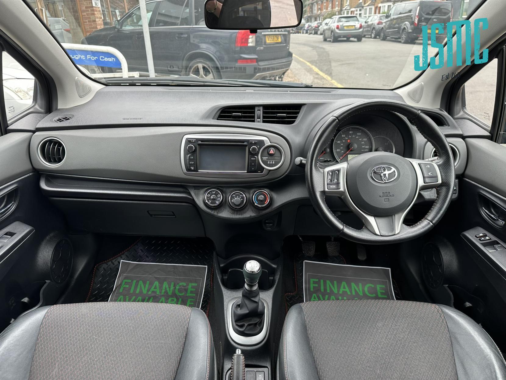 Toyota Yaris 1.33 Dual VVT-i SR Hatchback 5dr Petrol Manual Euro 5 (101 ps)