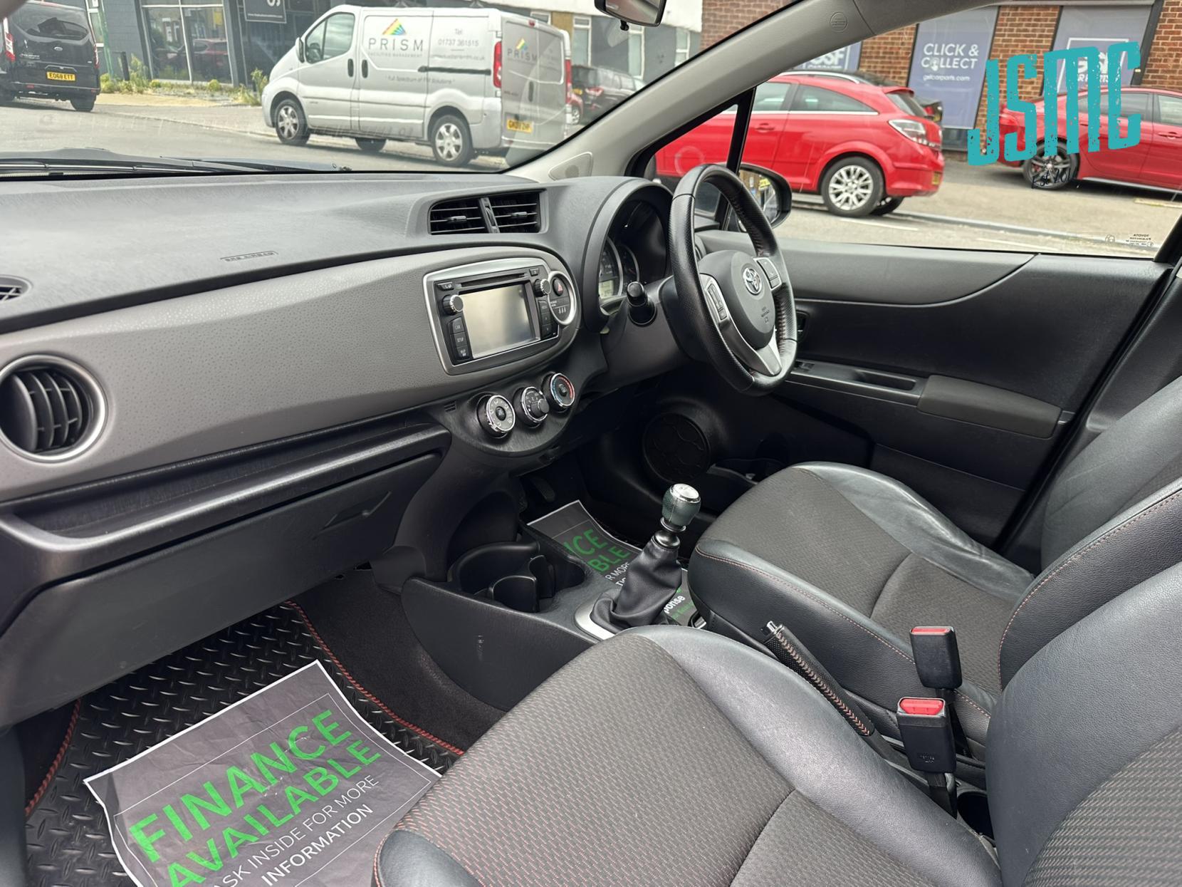 Toyota Yaris 1.33 Dual VVT-i SR Hatchback 5dr Petrol Manual Euro 5 (101 ps)