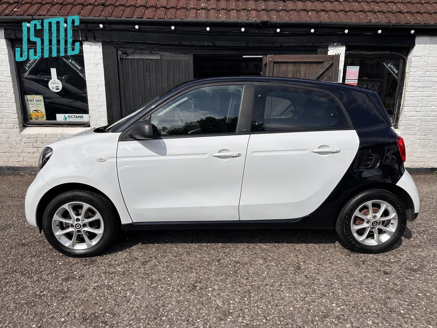 Smart forfour 0.9T Passion Hatchback 5dr Petrol Manual Euro 6 (s/s) (90 ps)