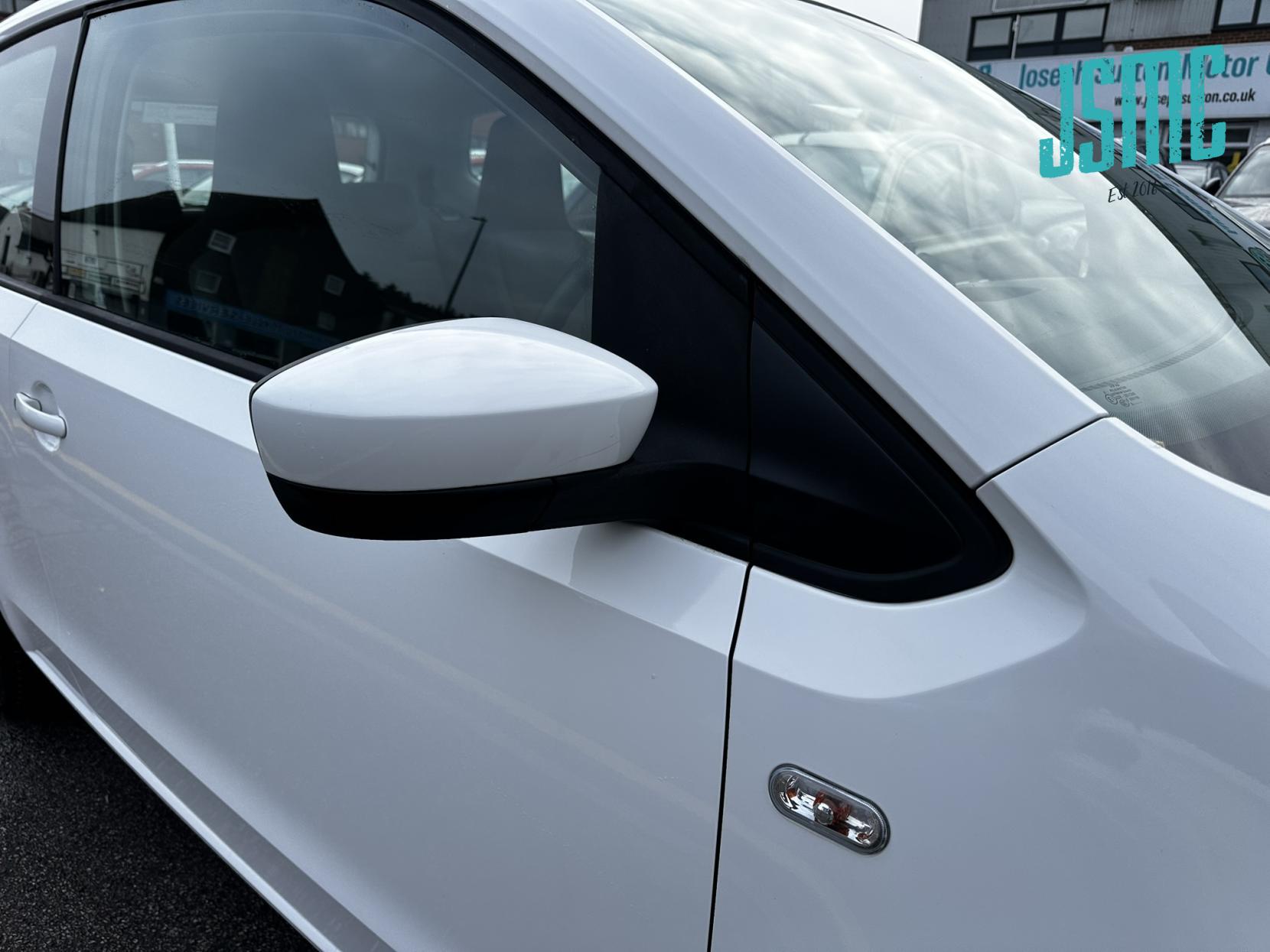 Volkswagen up! 1.0 Move up! Hatchback 3dr Petrol ASG Euro 5 (60 ps)