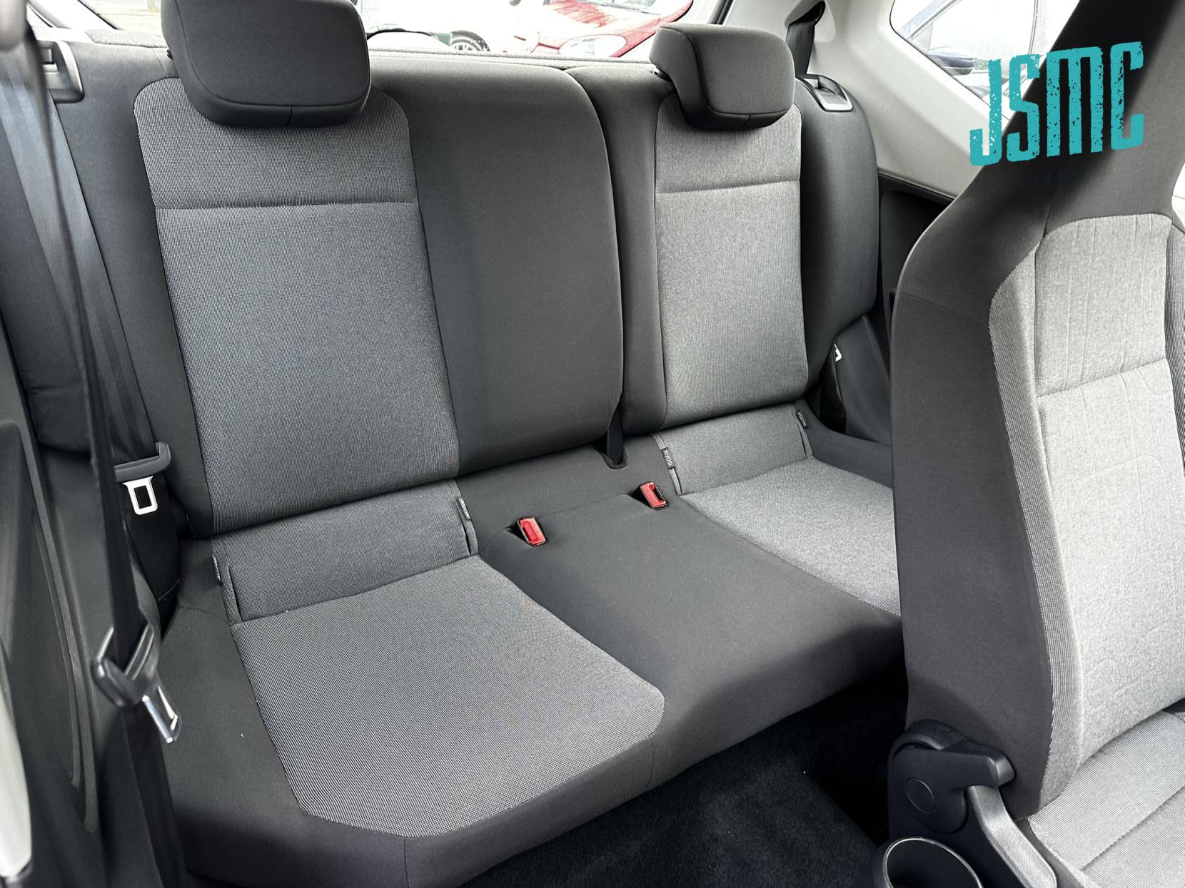 Volkswagen up! 1.0 Move up! Hatchback 3dr Petrol ASG Euro 5 (60 ps)