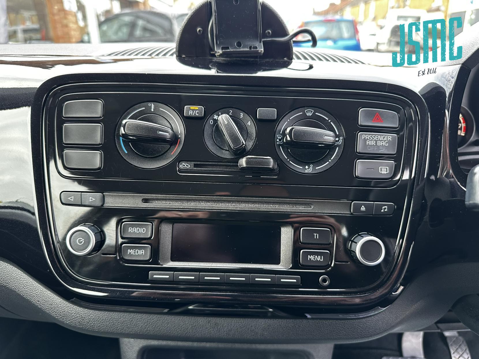 Volkswagen up! 1.0 Move up! Hatchback 3dr Petrol ASG Euro 5 (60 ps)