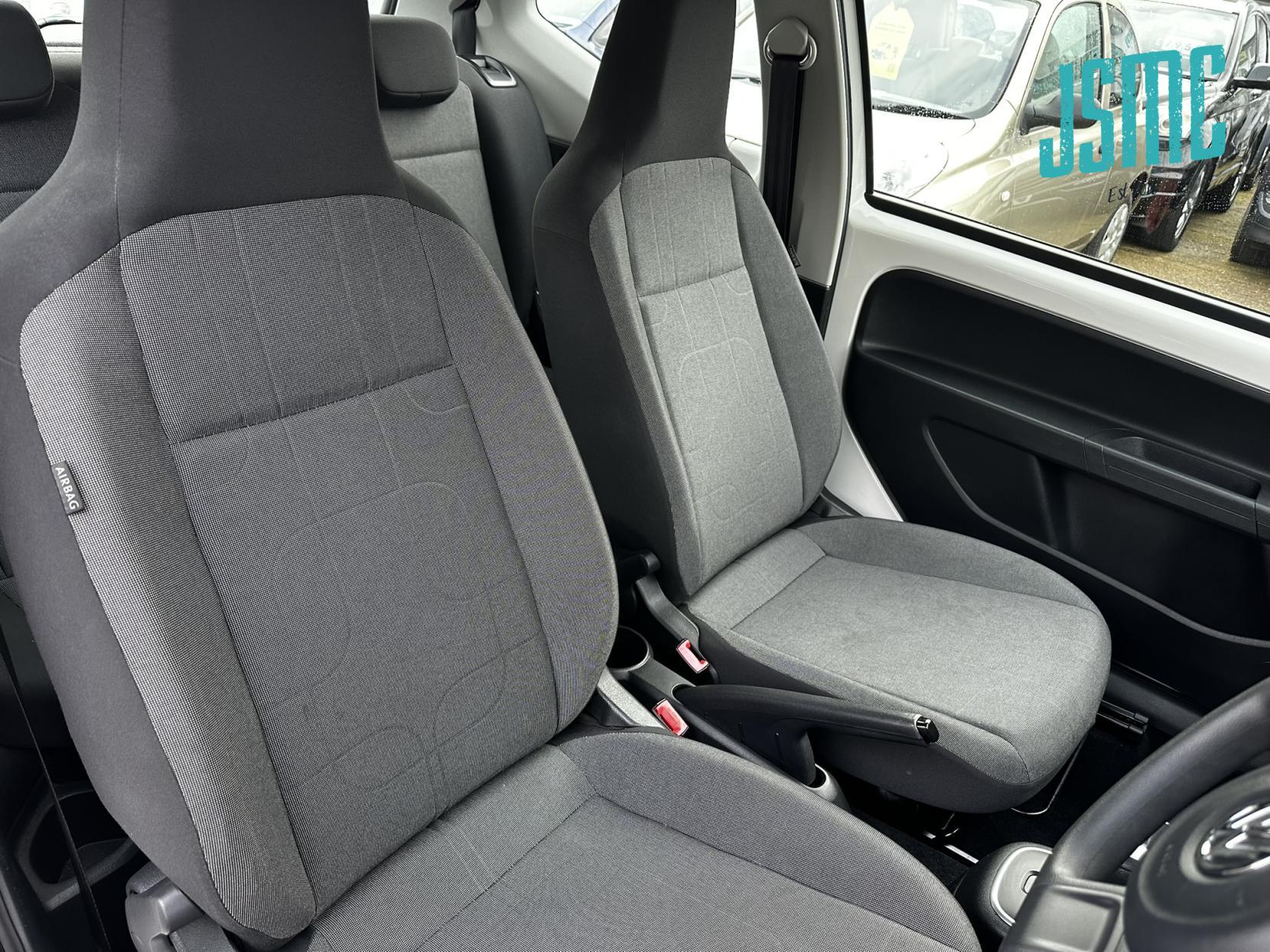 Volkswagen up! 1.0 Move up! Hatchback 3dr Petrol ASG Euro 5 (60 ps)