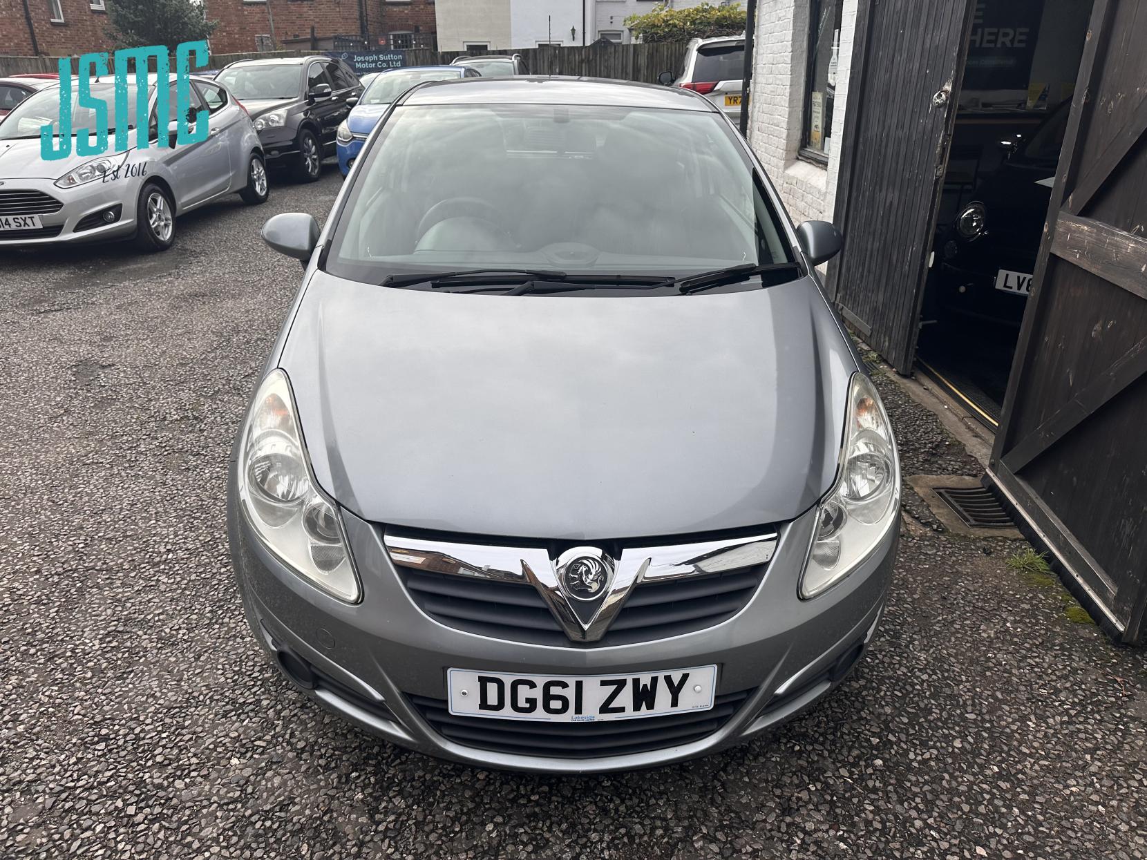 Vauxhall Corsa 1.4 16V Exclusiv Hatchback 3dr Petrol Manual Wide Ratio Euro 5 (A/C) (100 ps)