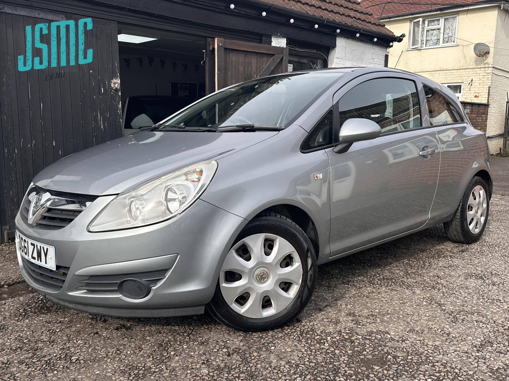 Vauxhall Corsa 1.4 16V Exclusiv Hatchback 3dr Petrol Manual Wide Ratio Euro 5 (A/C) (100 ps)