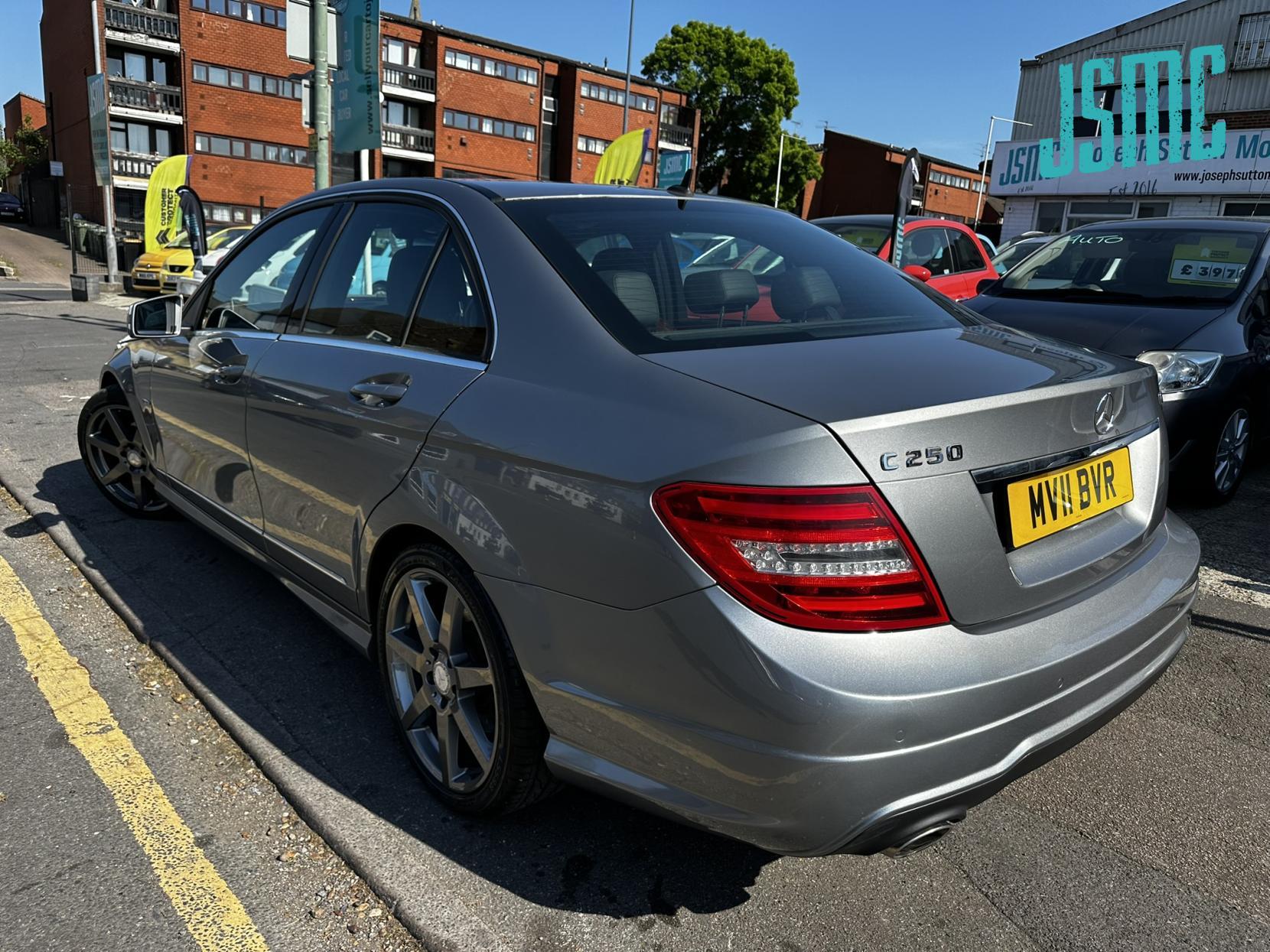 Mercedes-Benz C Class 2.1 C250 CDI BlueEfficiency Sport Saloon 4dr Diesel G-Tronic+ Euro 5 (s/s) (204 ps)