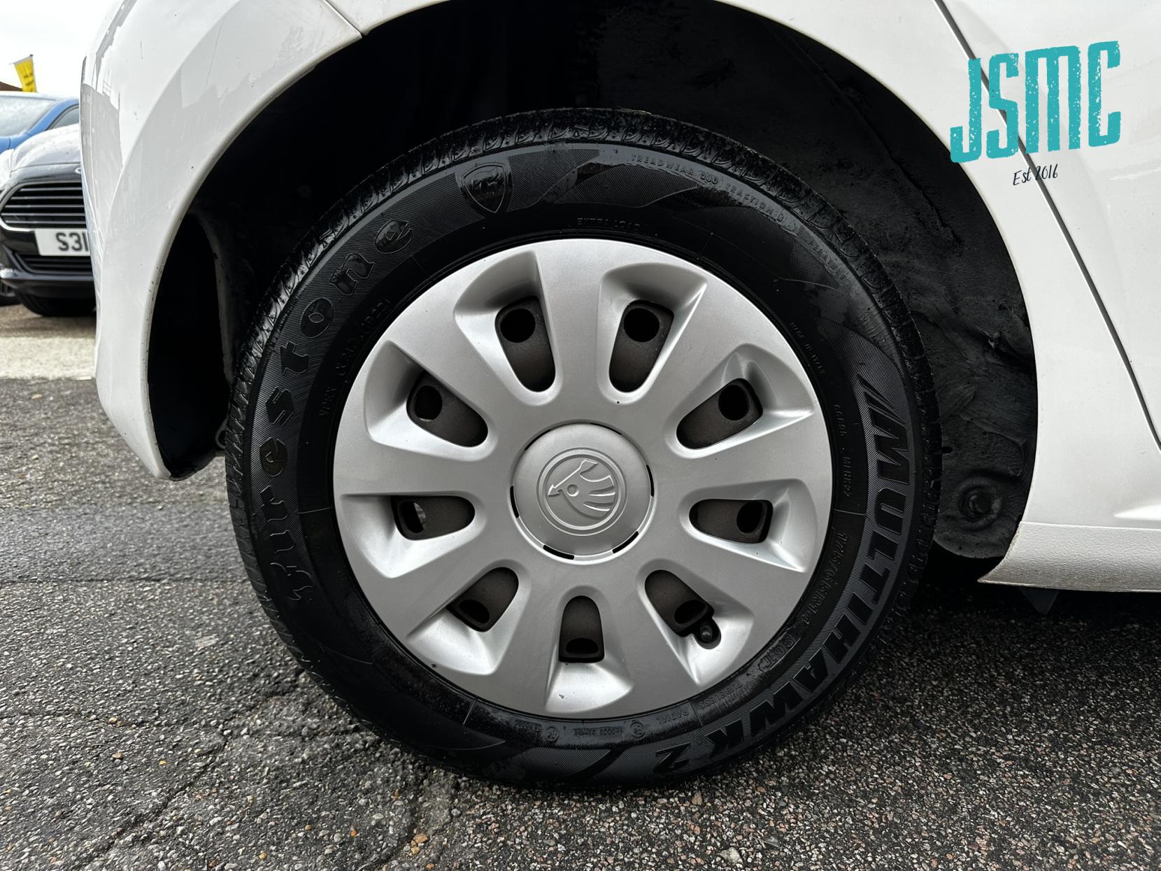 Skoda Citigo 1.0 MPI GreenTech SE Hatchback 5dr Petrol Manual Euro 5 (s/s) (60 ps)