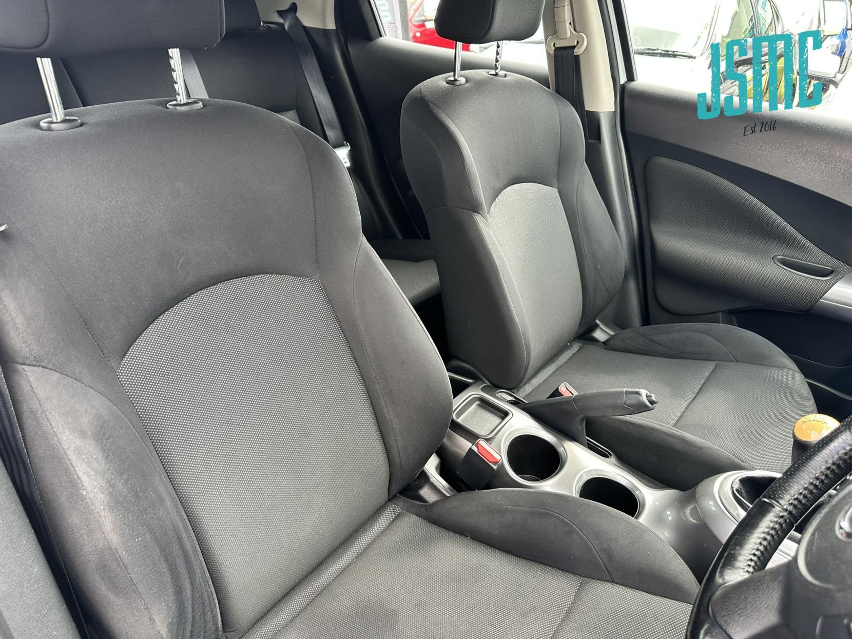 Nissan Juke 1.6 Acenta SUV 5dr Petrol Manual Euro 5 (117 ps)