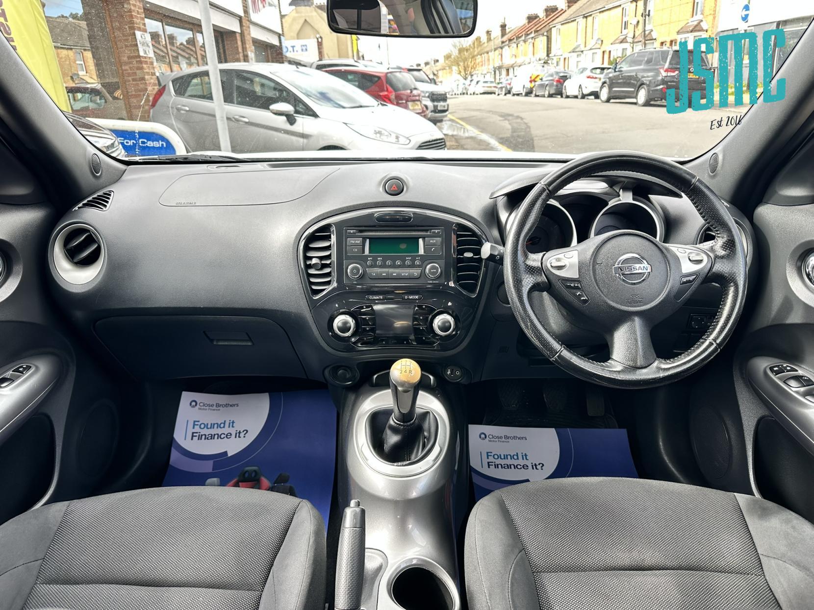 Nissan Juke 1.6 Acenta SUV 5dr Petrol Manual Euro 5 (117 ps)