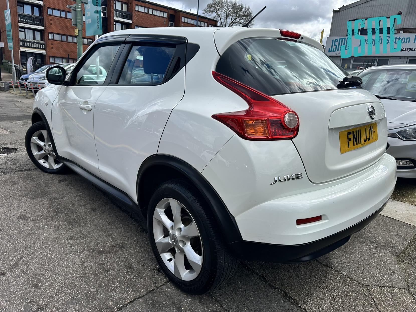 Nissan Juke 1.6 Acenta SUV 5dr Petrol Manual Euro 5 (117 ps)