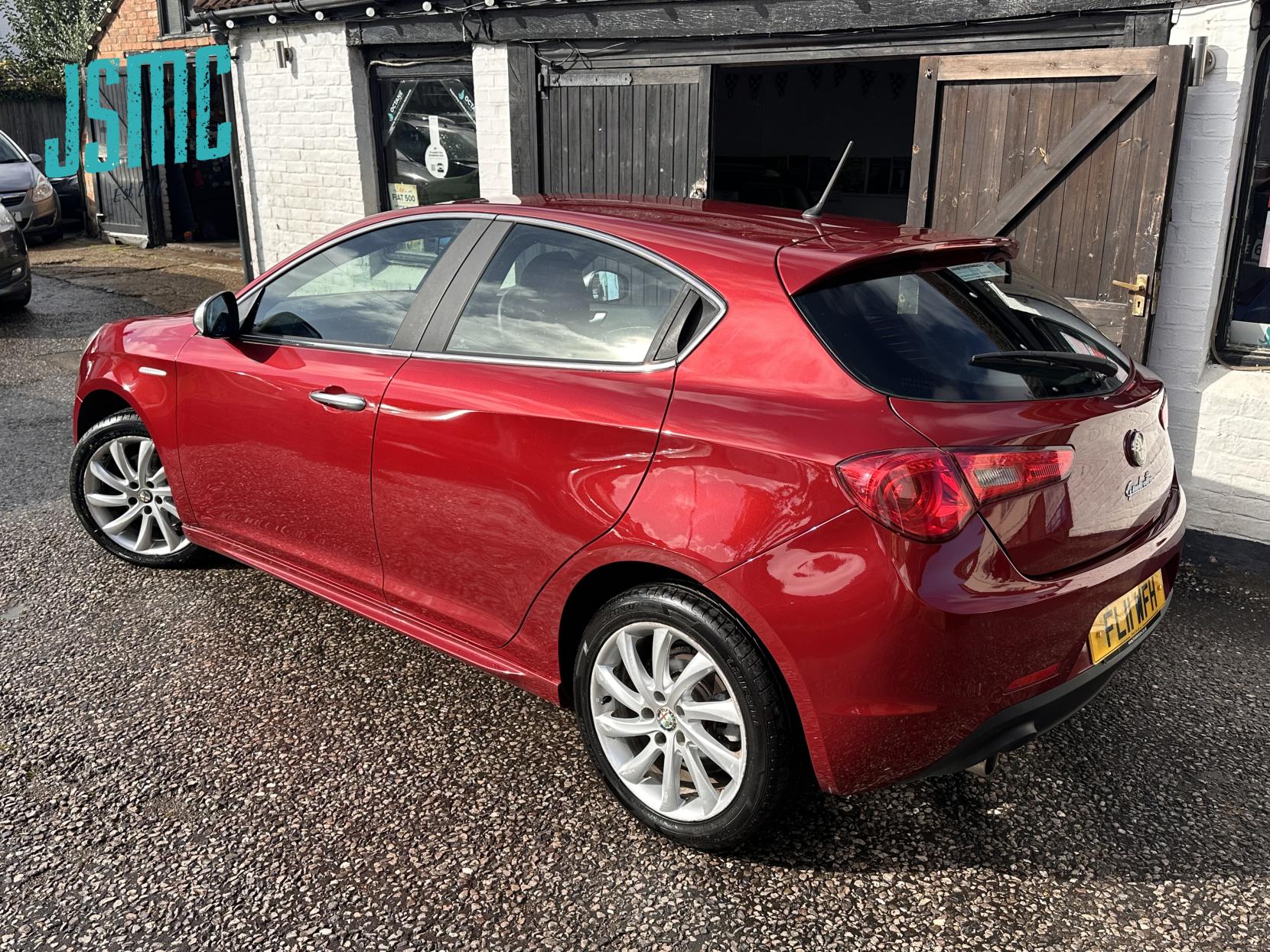 Alfa Romeo Giulietta 2.0 JTDM-2 Veloce Hatchback 5dr Diesel Manual Euro 5 (s/s) (140 bhp)