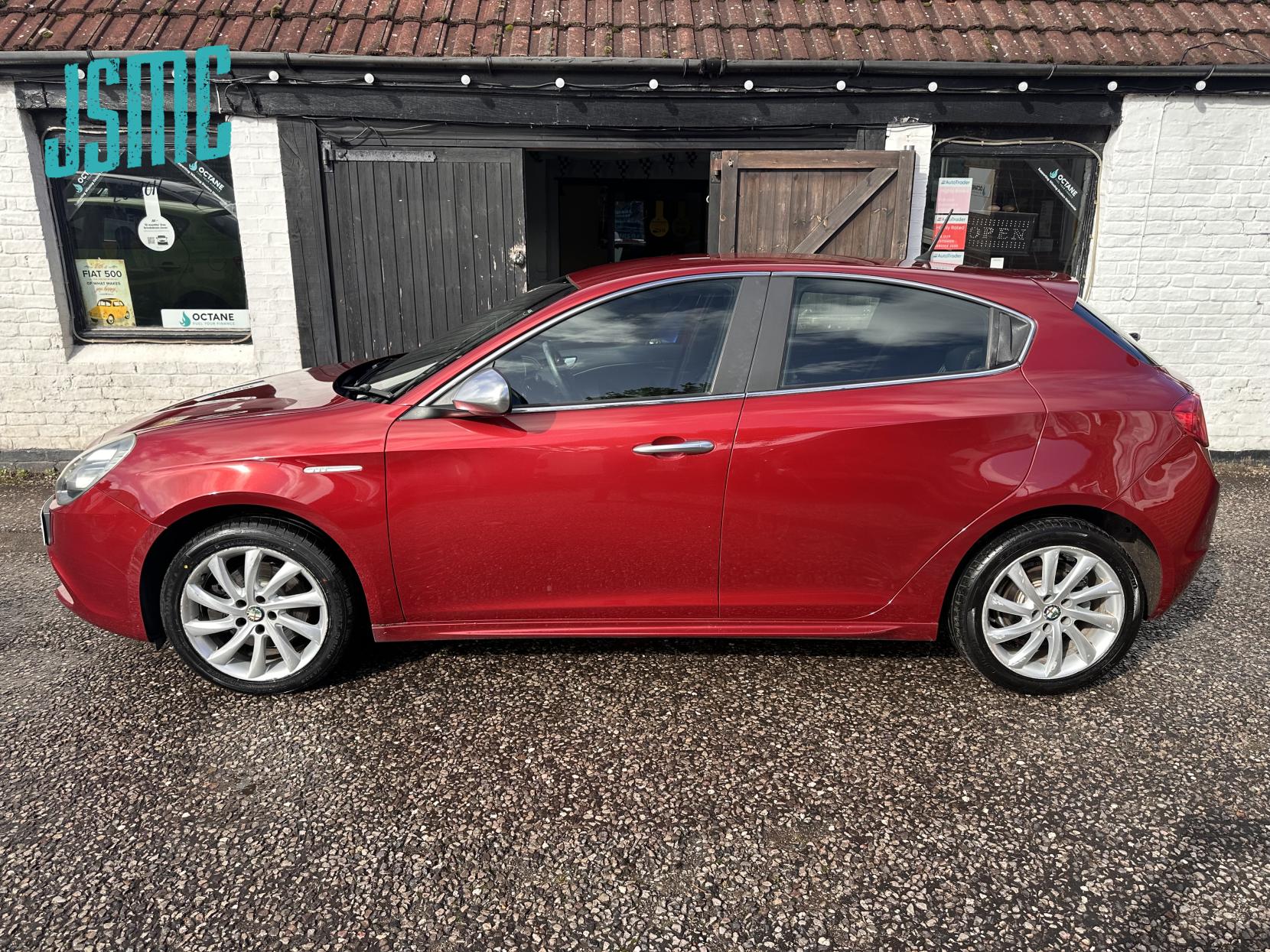 Alfa Romeo Giulietta 2.0 JTDM-2 Veloce Hatchback 5dr Diesel Manual Euro 5 (s/s) (140 bhp)