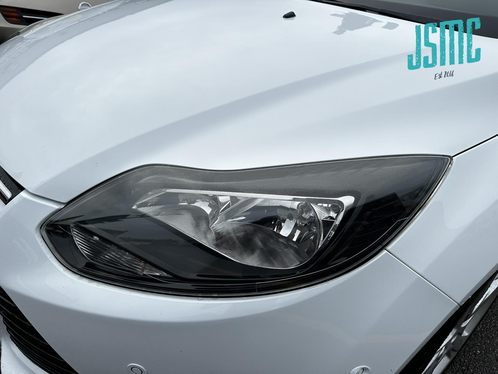 Ford Focus 1.6 TDCi Titanium Navigator Hatchback 5dr Diesel Manual Euro 5 (s/s) (115 ps)