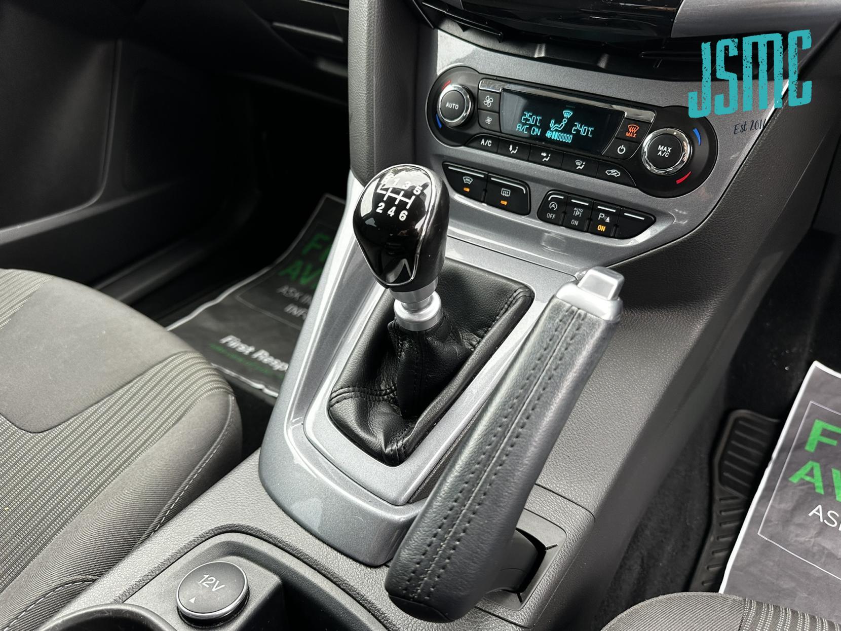 Ford Focus 1.6 TDCi Titanium Navigator Hatchback 5dr Diesel Manual Euro 5 (s/s) (115 ps)