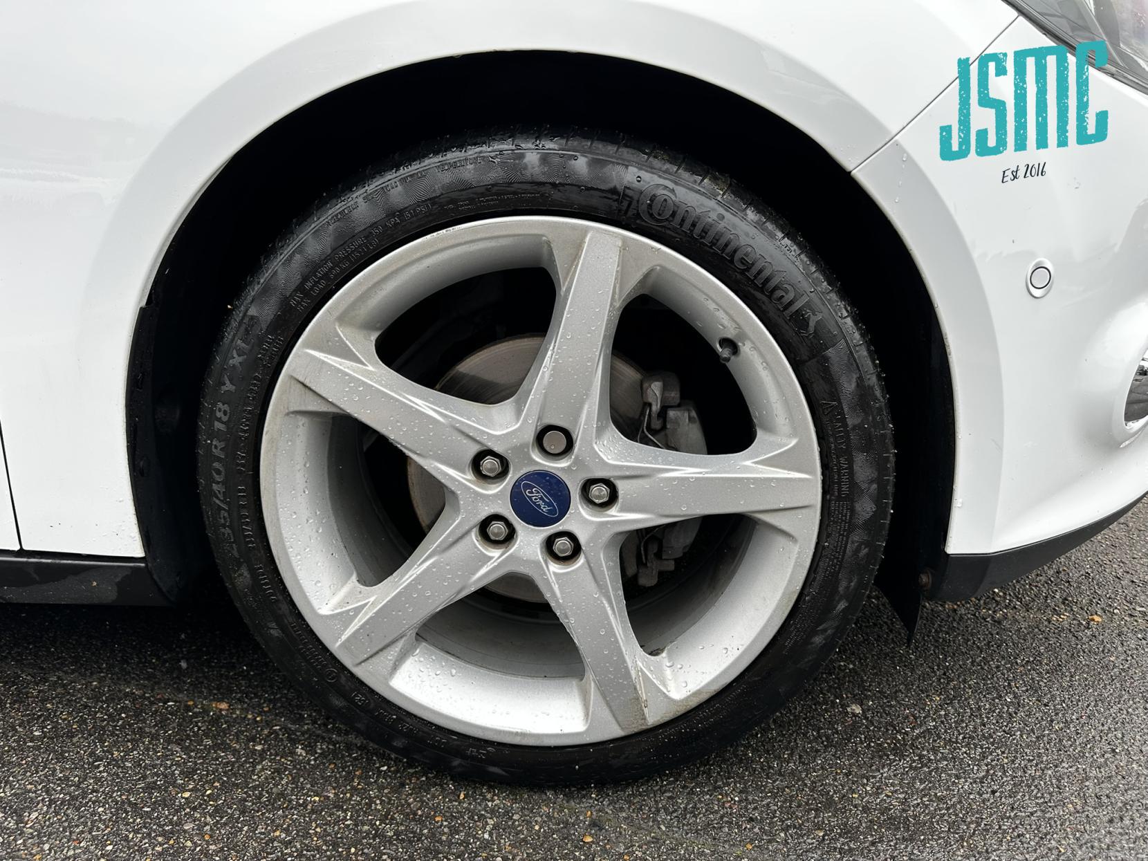 Ford Focus 1.6 TDCi Titanium Navigator Hatchback 5dr Diesel Manual Euro 5 (s/s) (115 ps)