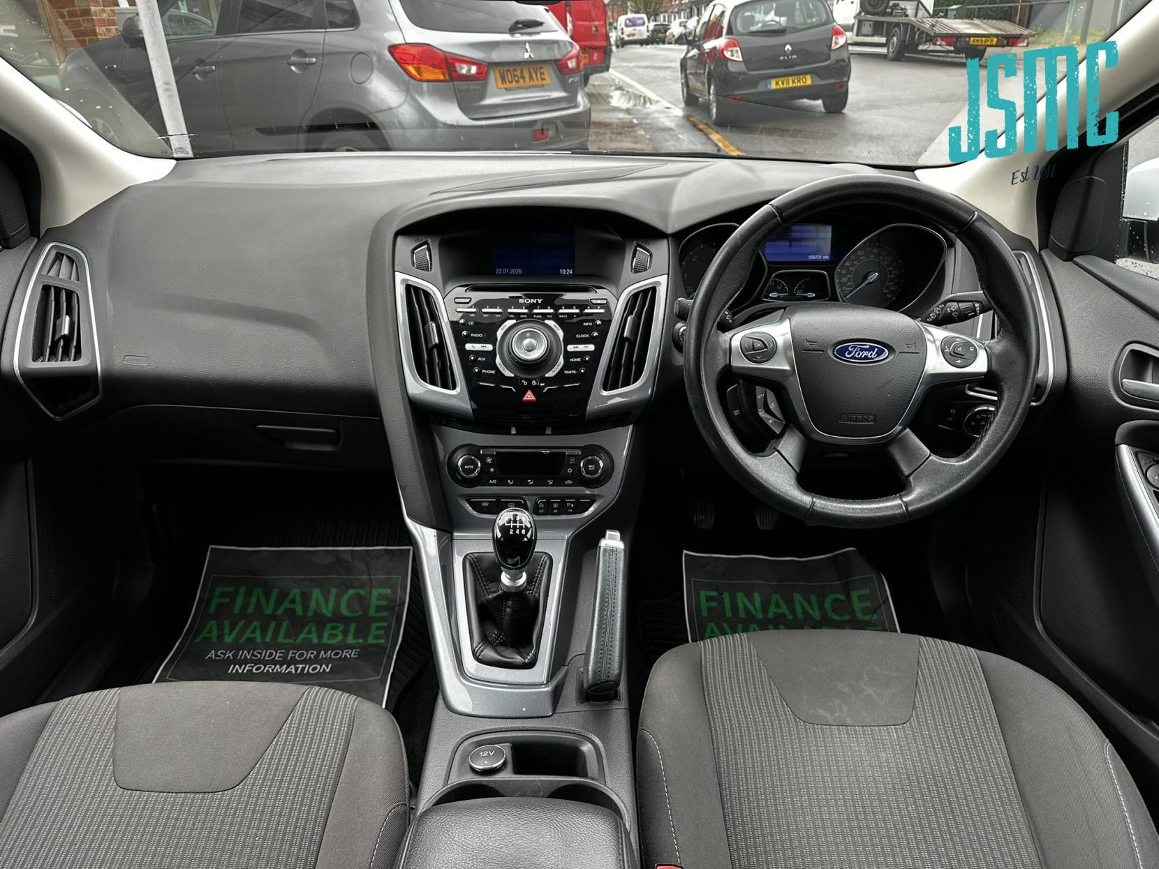 Ford Focus 1.6 TDCi Titanium Navigator Hatchback 5dr Diesel Manual Euro 5 (s/s) (115 ps)