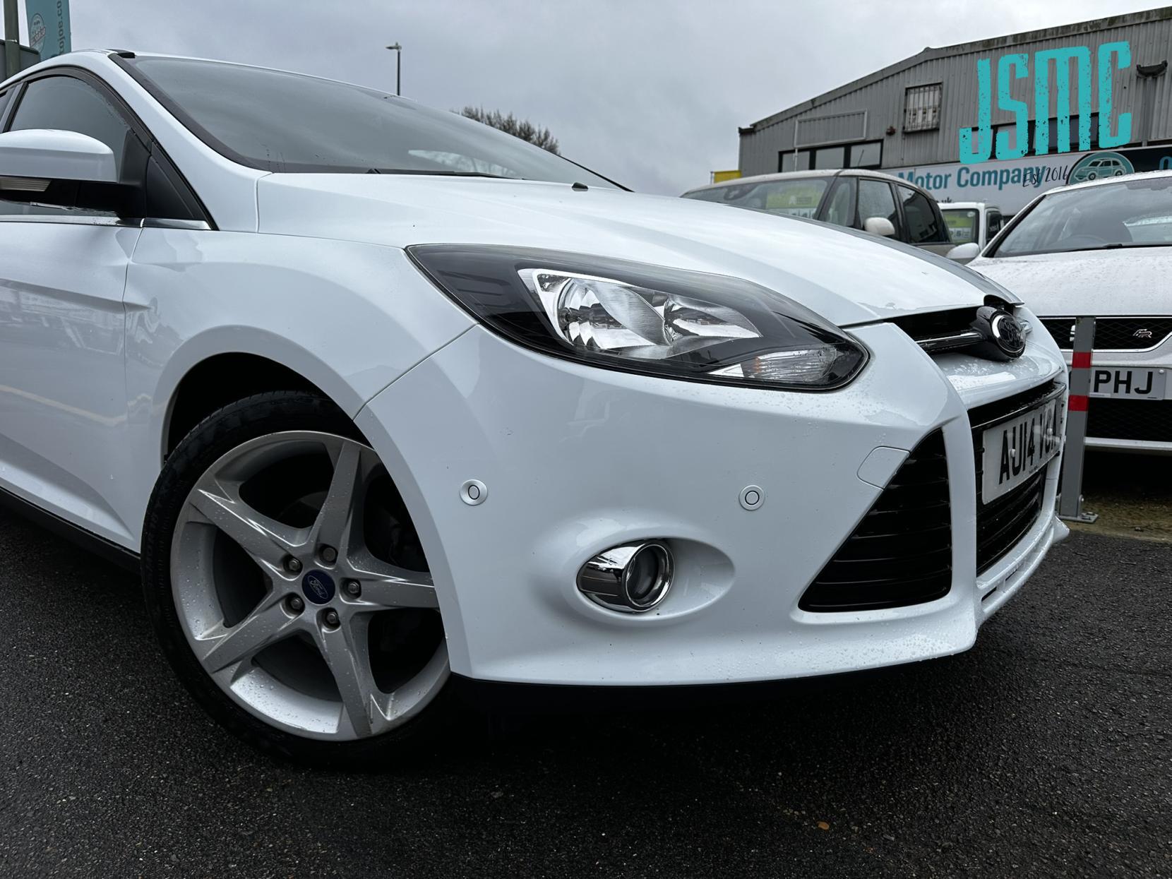 Ford Focus 1.6 TDCi Titanium Navigator Hatchback 5dr Diesel Manual Euro 5 (s/s) (115 ps)