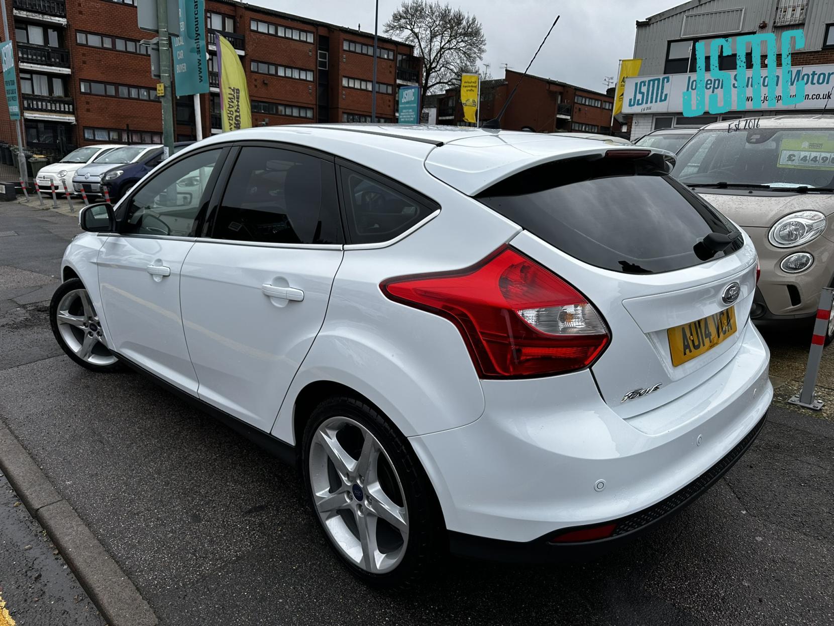 Ford Focus 1.6 TDCi Titanium Navigator Hatchback 5dr Diesel Manual Euro 5 (s/s) (115 ps)