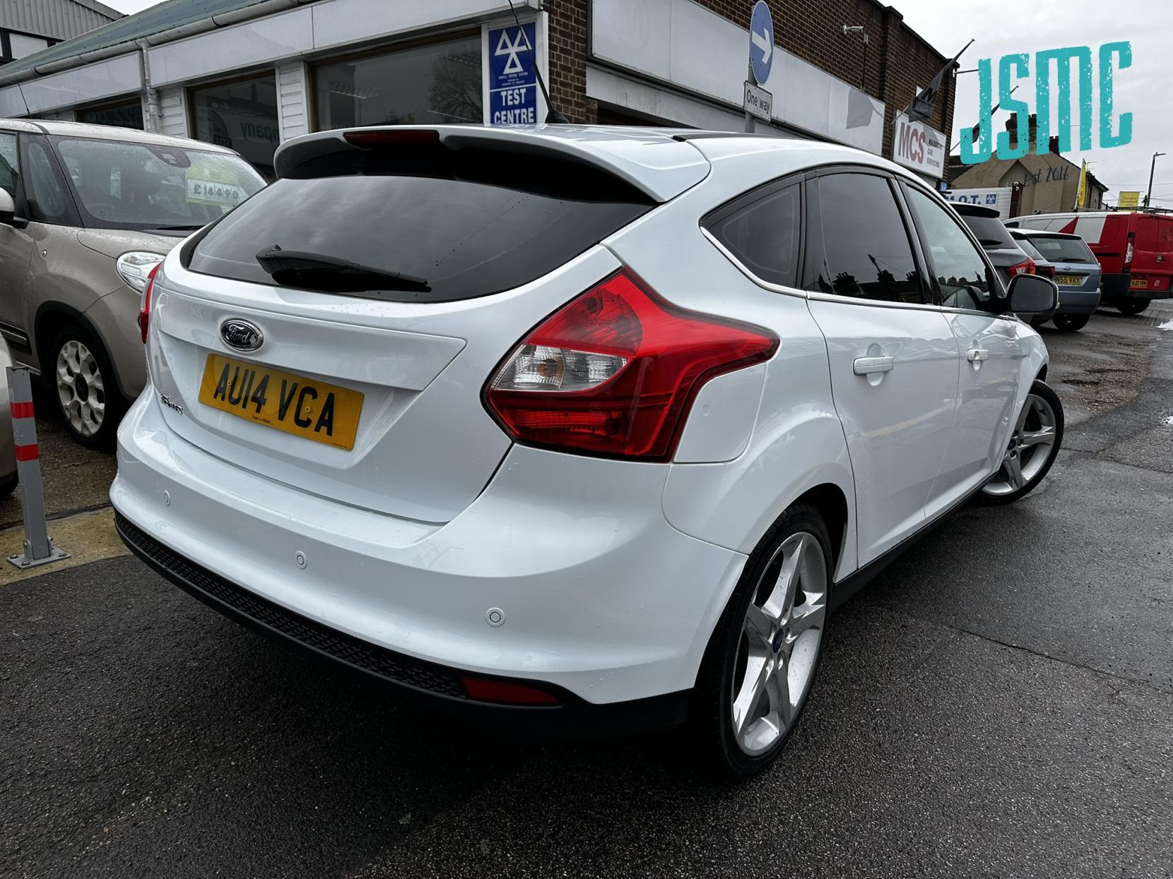 Ford Focus 1.6 TDCi Titanium Navigator Hatchback 5dr Diesel Manual Euro 5 (s/s) (115 ps)