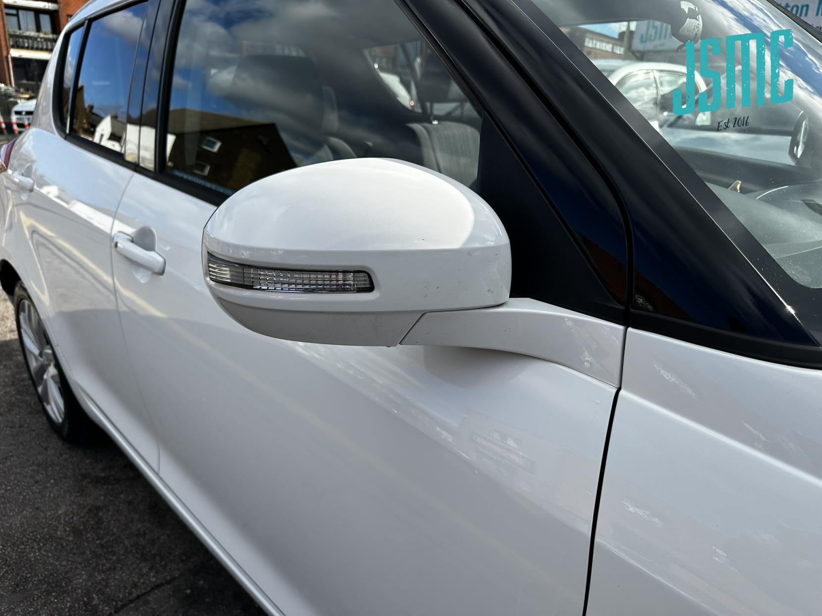 Suzuki Swift 1.2 Dualjet SZ4 Hatchback 5dr Petrol Manual Euro 5 (s/s) (90 ps)