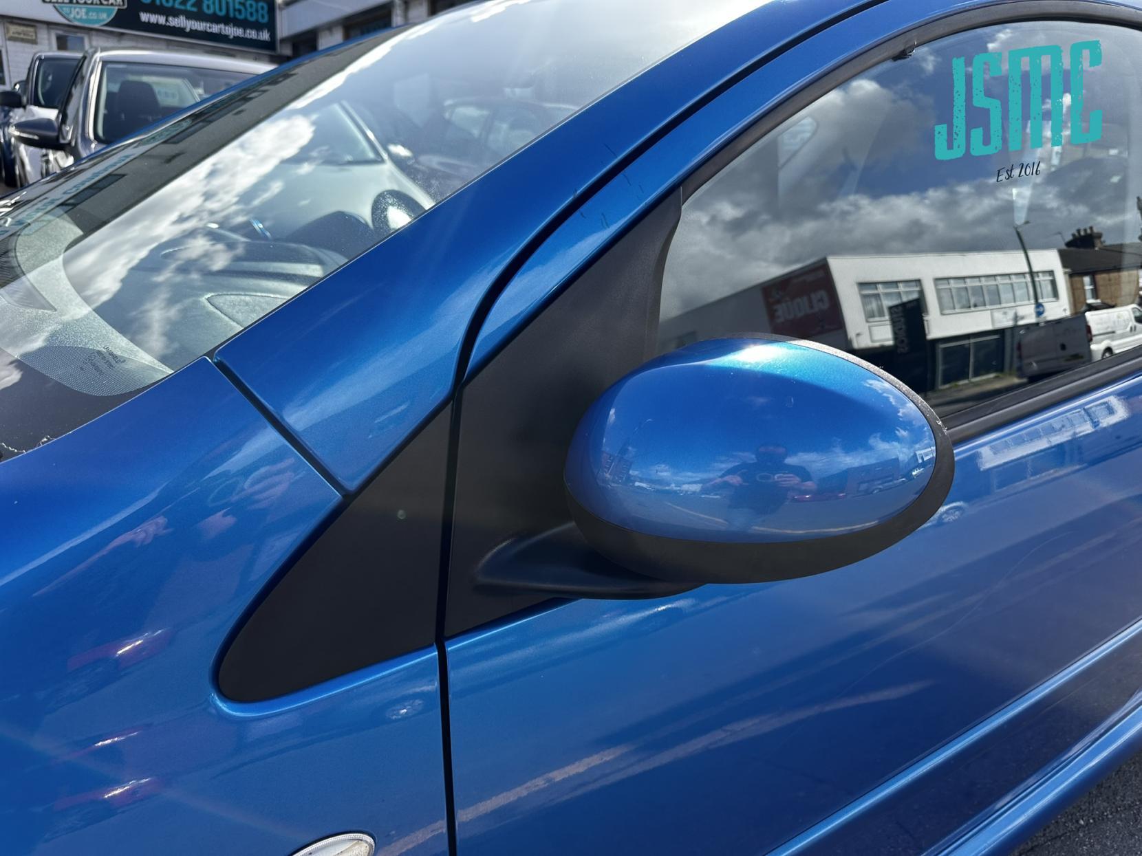Toyota AYGO 1.0 VVT-i Blue Hatchback 3dr Petrol Manual Euro 4 (67 bhp)