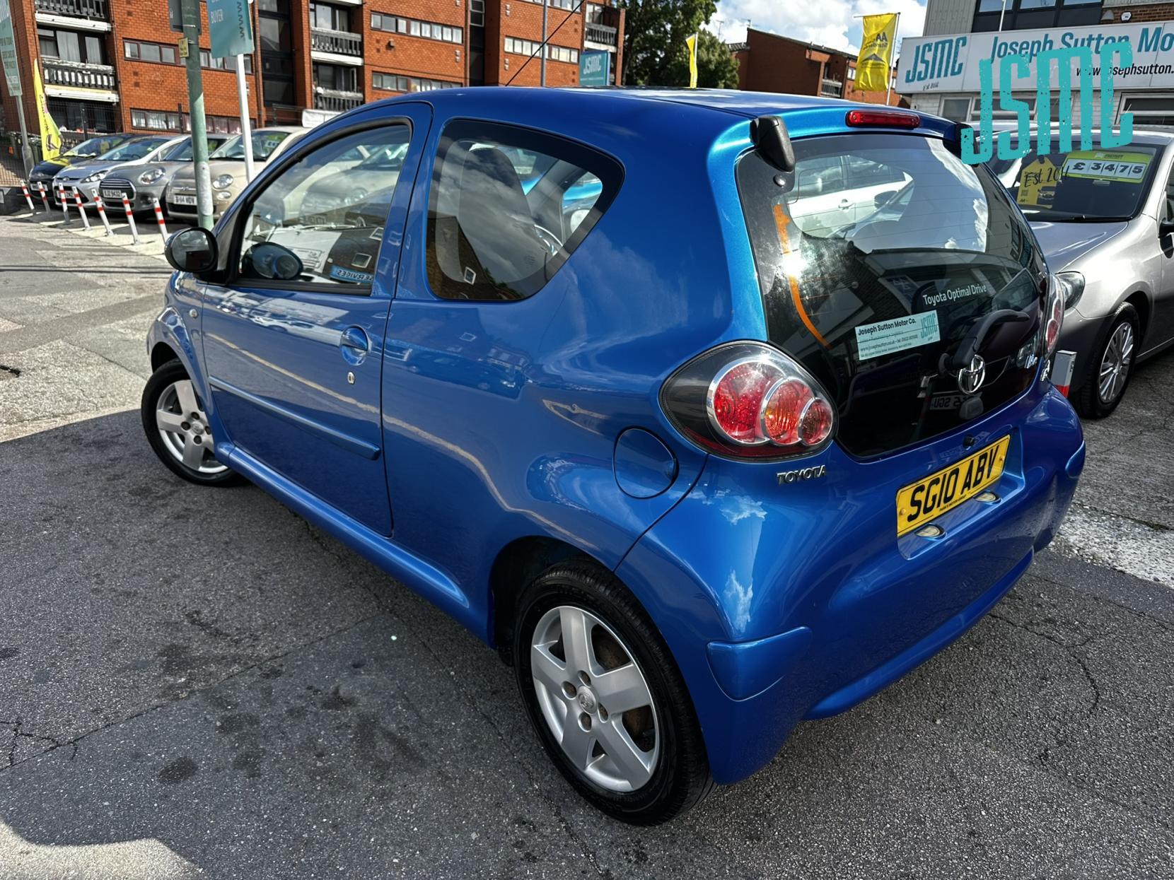 Toyota AYGO 1.0 VVT-i Blue Hatchback 3dr Petrol Manual Euro 4 (67 bhp)