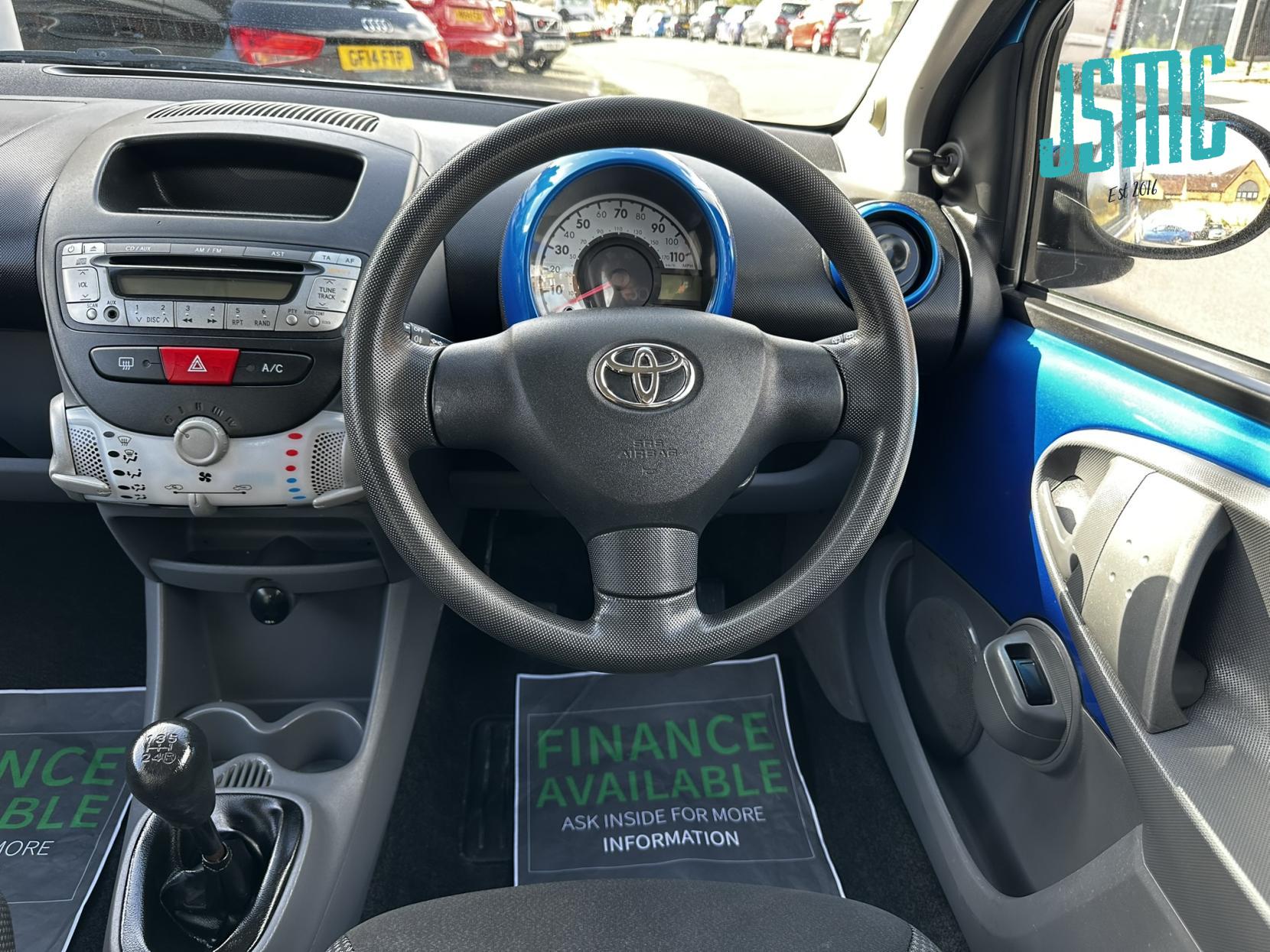 Toyota AYGO 1.0 VVT-i Blue Hatchback 3dr Petrol Manual Euro 4 (67 bhp)