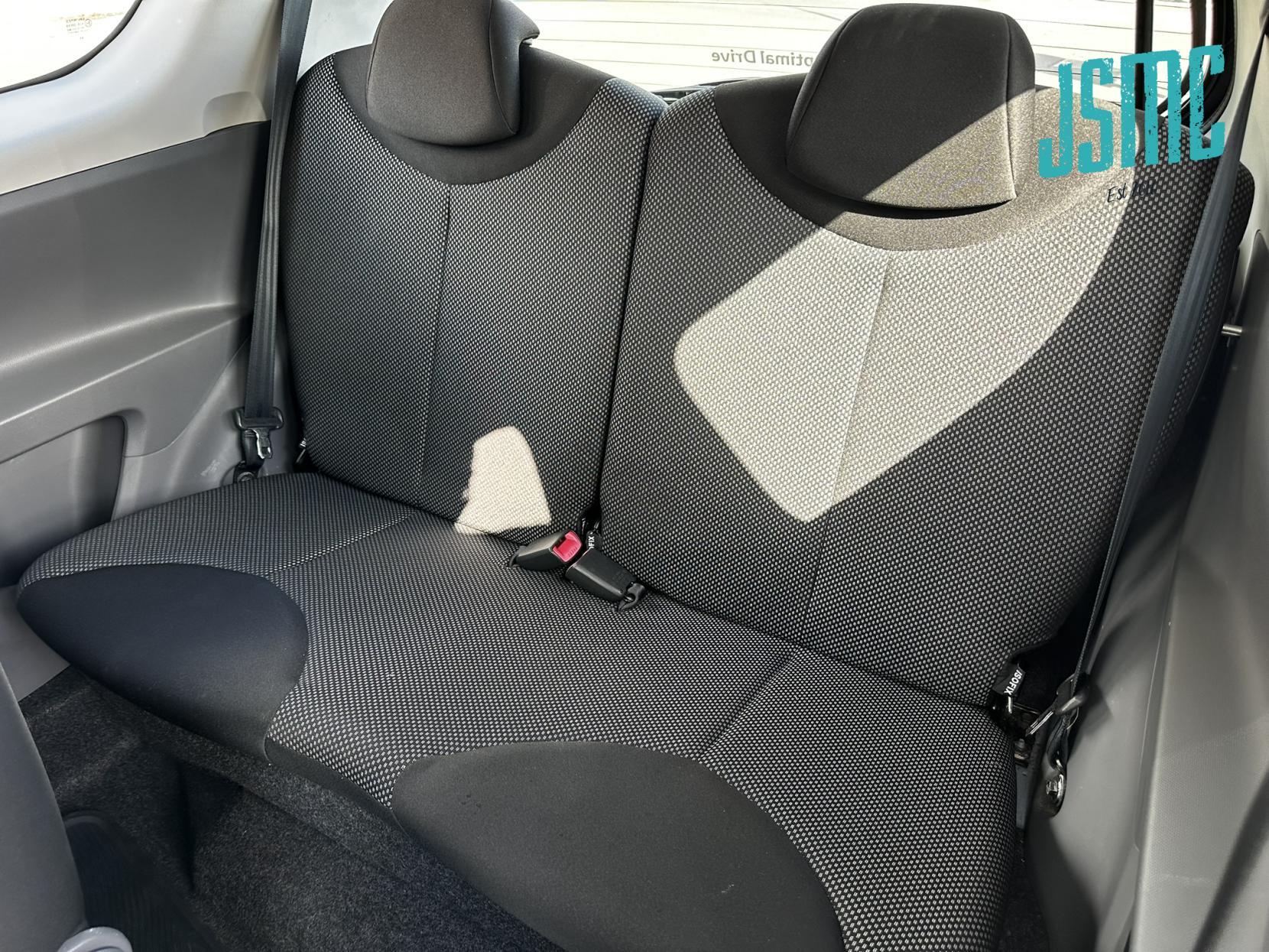 Toyota AYGO 1.0 VVT-i Blue Hatchback 3dr Petrol Manual Euro 4 (67 bhp)