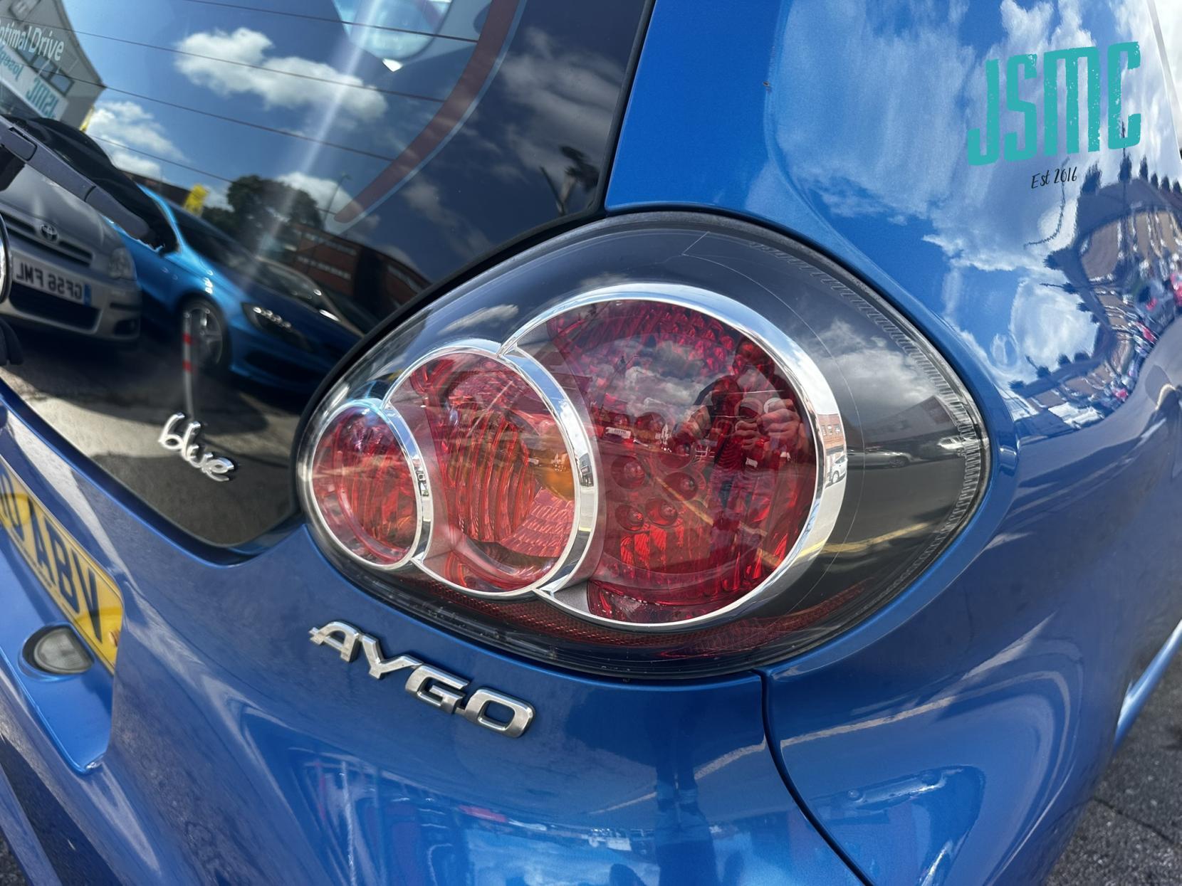 Toyota AYGO 1.0 VVT-i Blue Hatchback 3dr Petrol Manual Euro 4 (67 bhp)